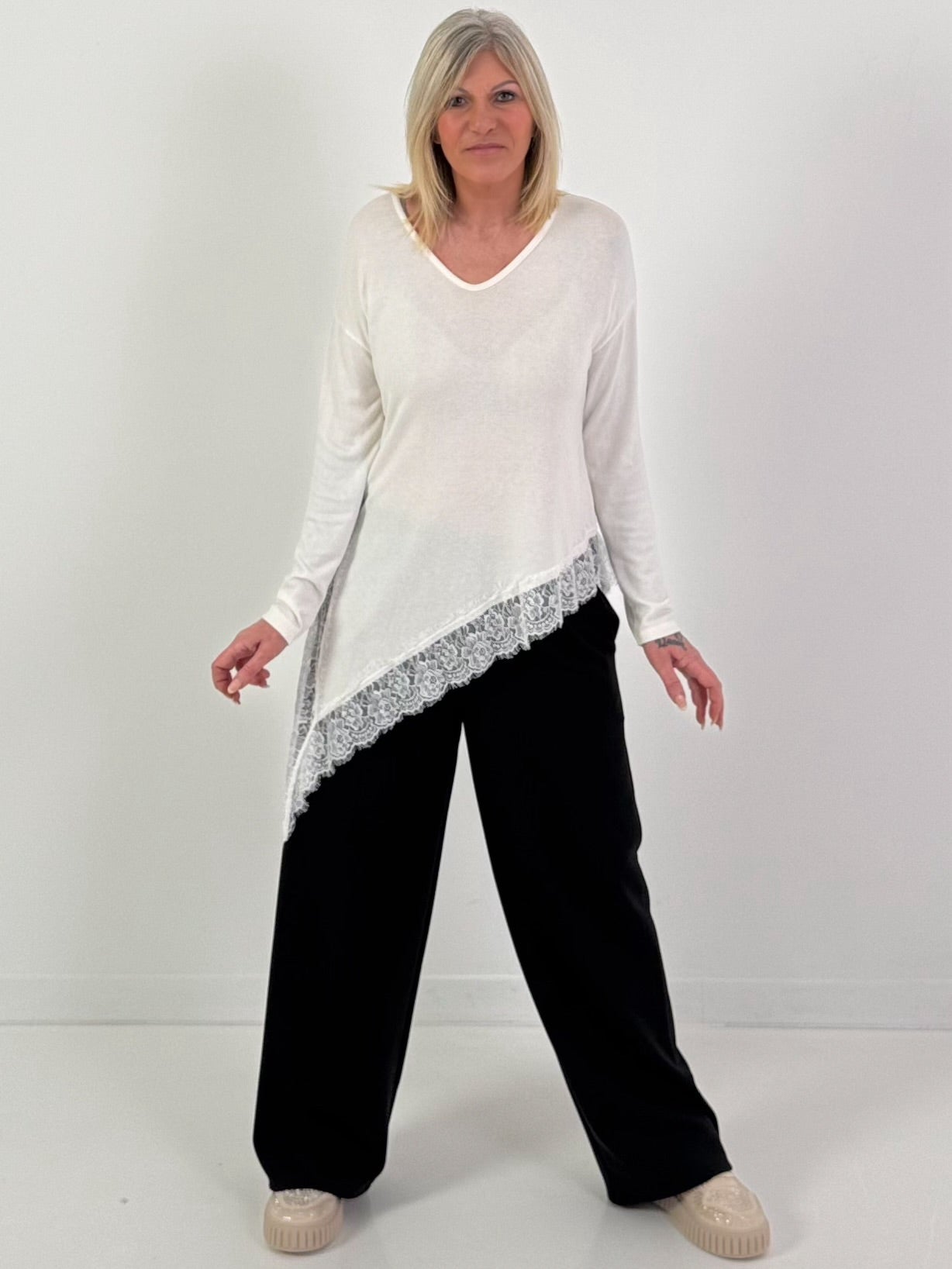 Feinstrick Pullover Modell "Velvet Ease" - ecru