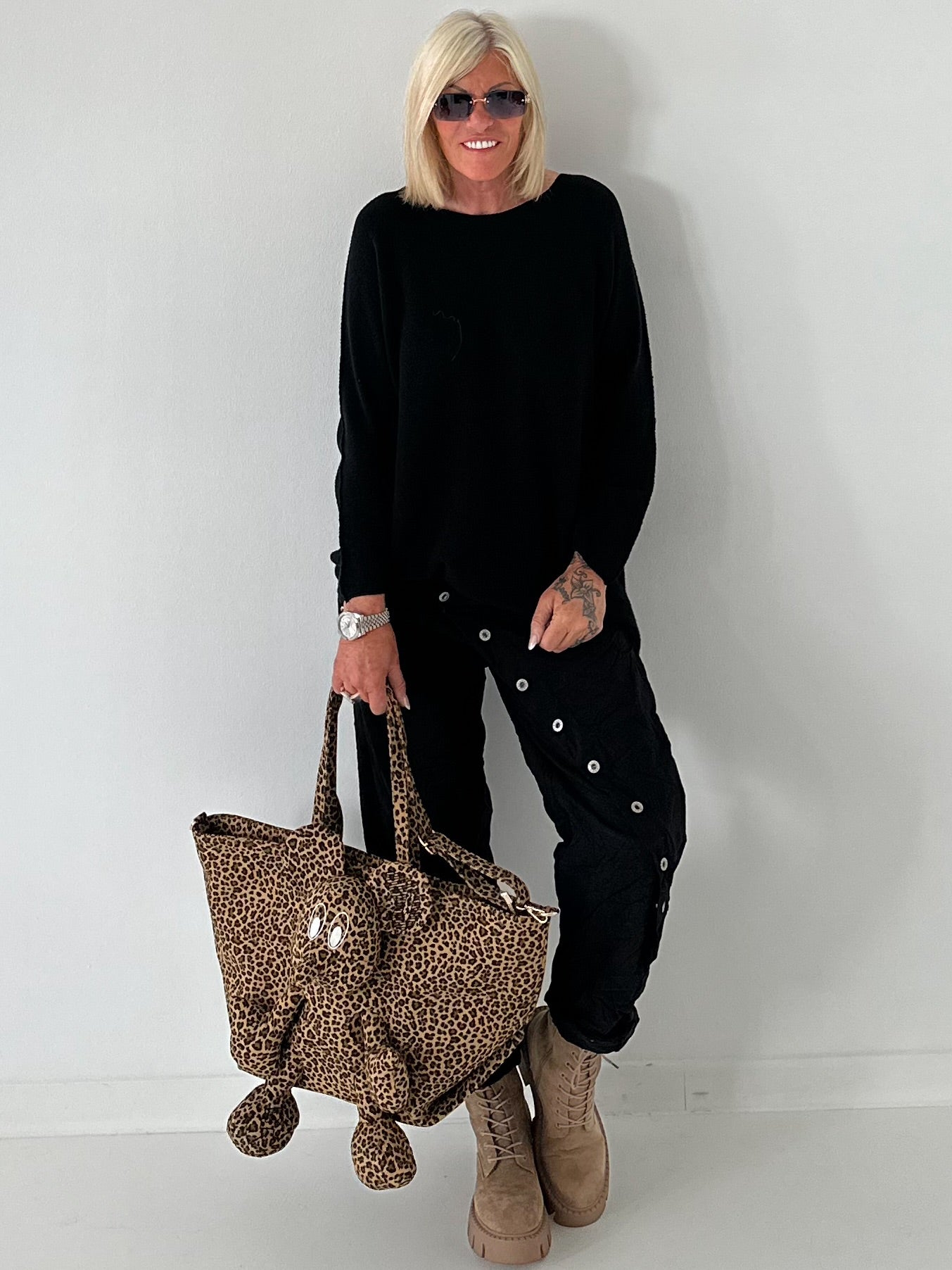Soft Oversized Basic Pullover - Black