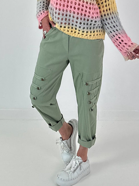 Hose mit elastischem Bund und Knopfdetails - khaki