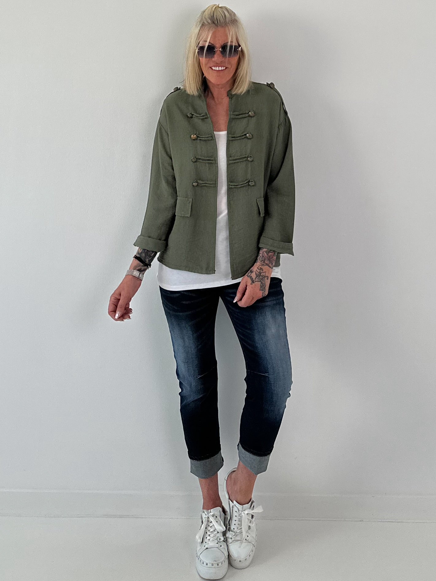 Leichte Jacke im Military Look - olive