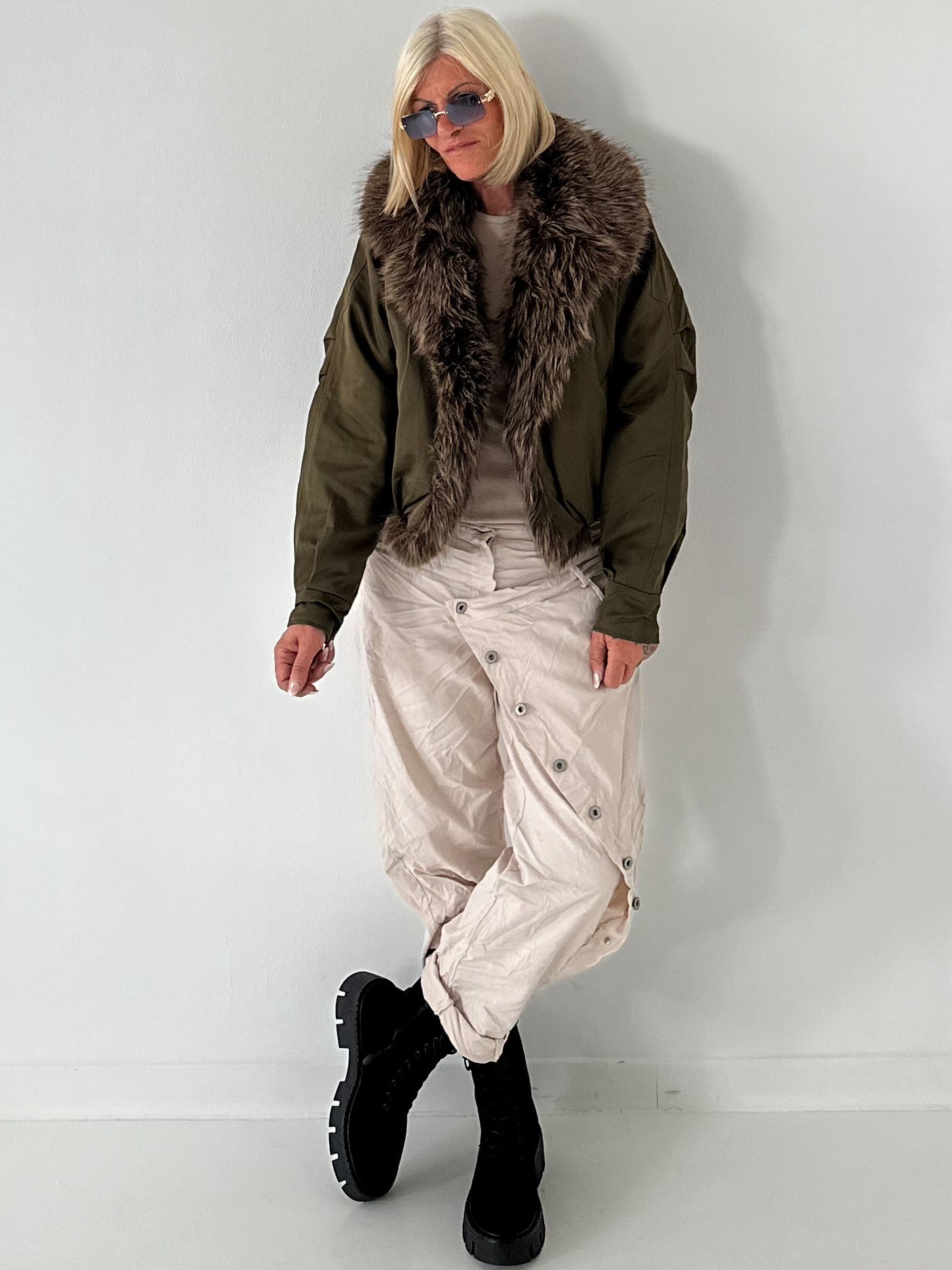 Jacke mit Fellkragen - oliv