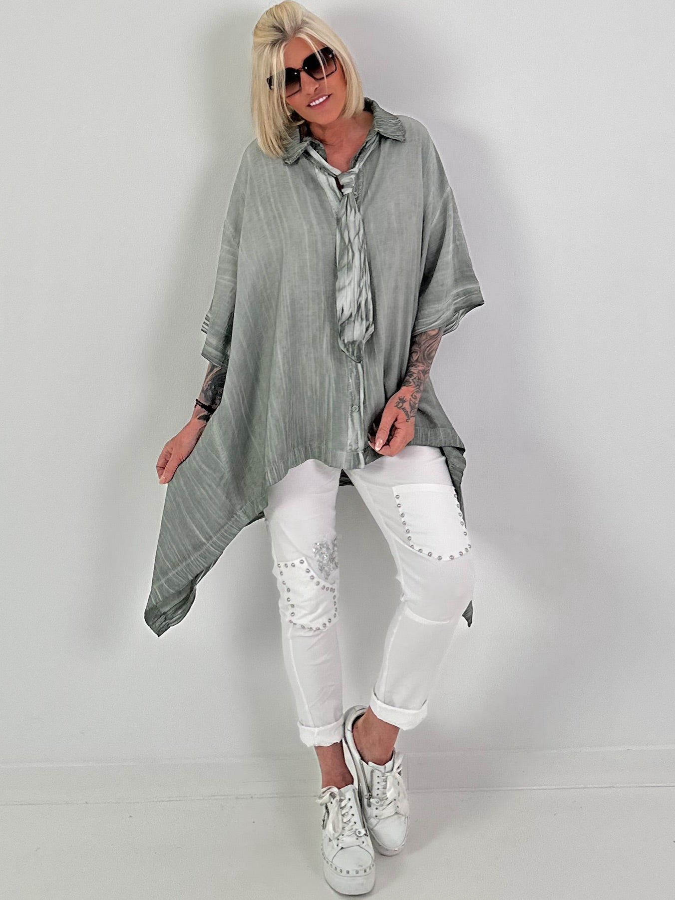 Oversized Bluse asymmetrisch mit Krawatte - khaki