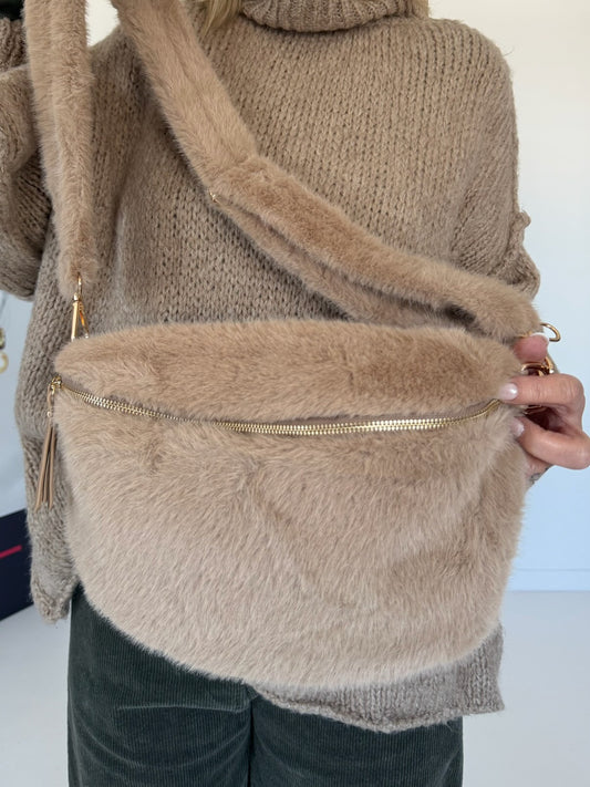 Faux fur crossbody bag - caramel