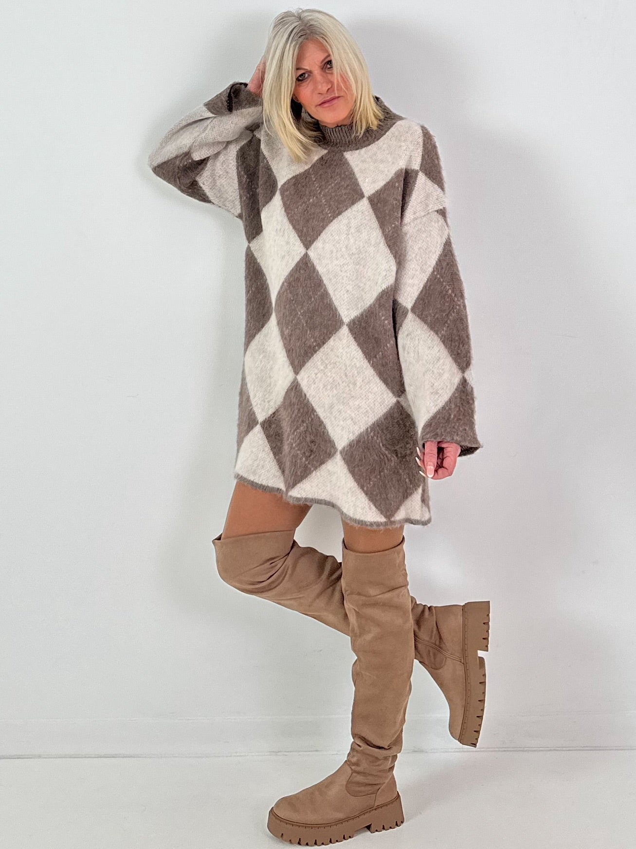 Lange trui/jurk model "Retro Diamond" - beige-taupe