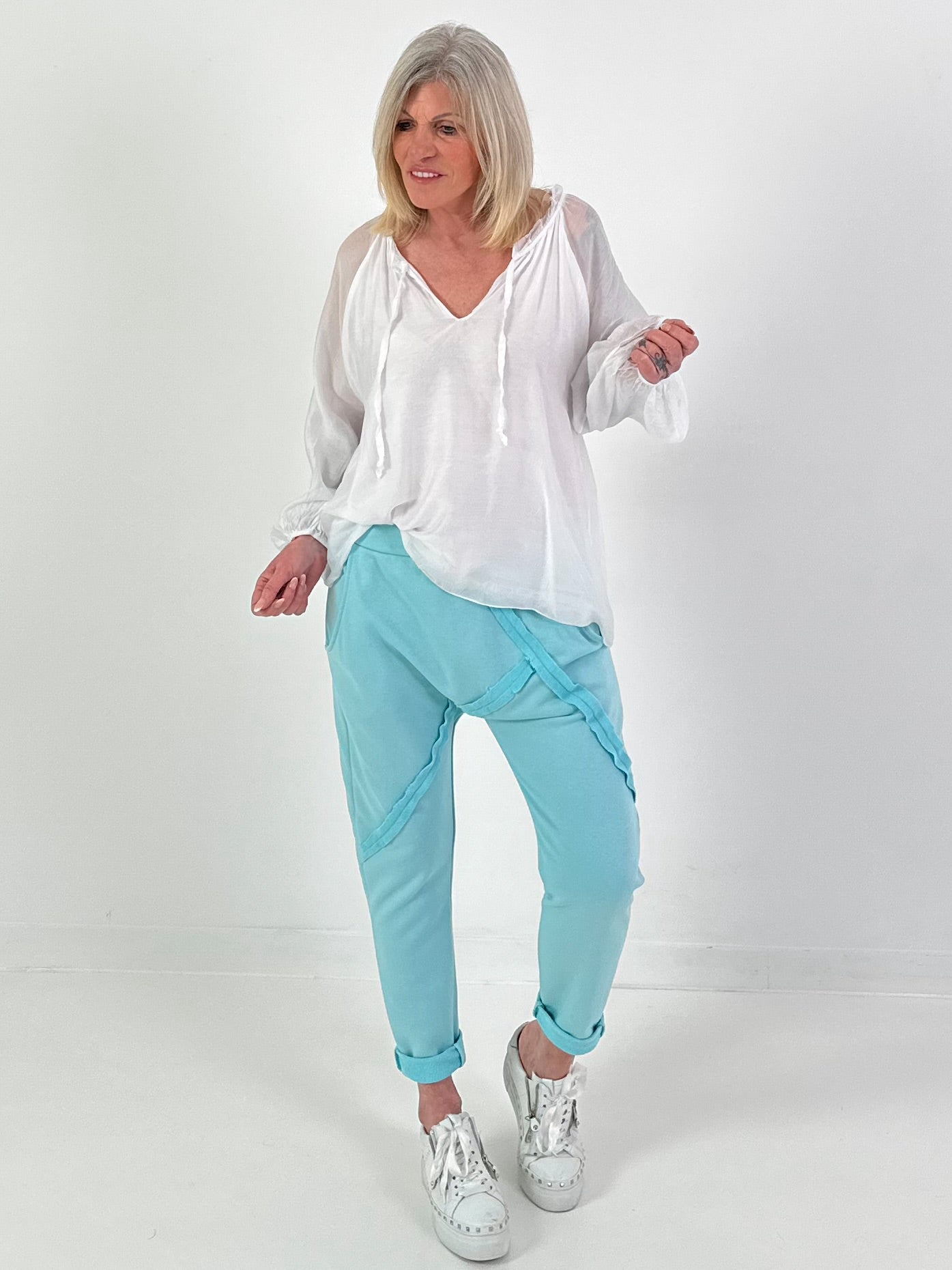 Tunic with lace hem - white