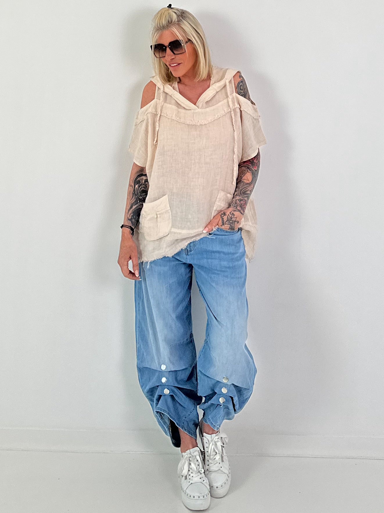 Leinenshirt mit off-Shoulder Cut-Outs - beige