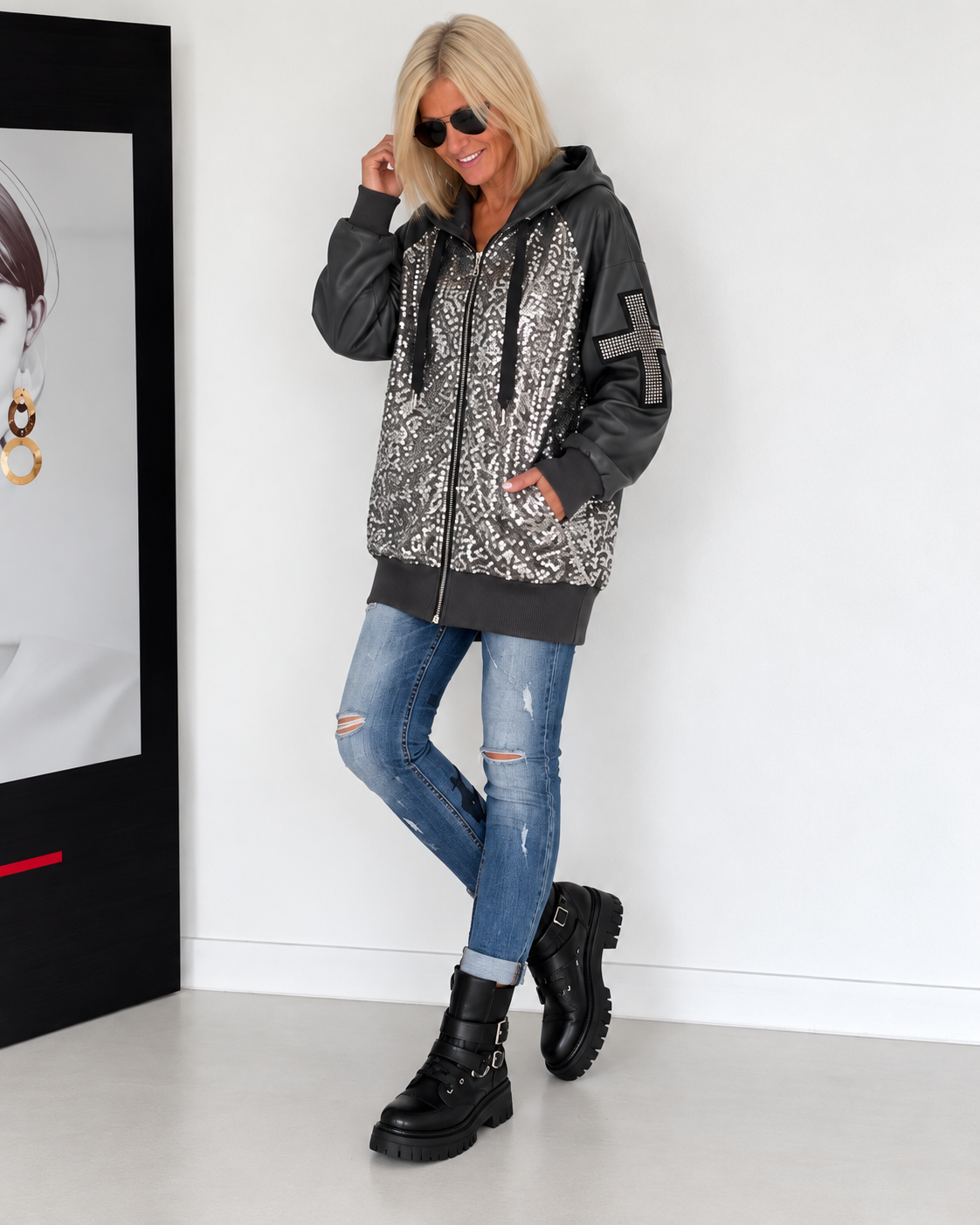 Jacke im Materialmix mit Pailletten und Strasskreuz - anthrazit