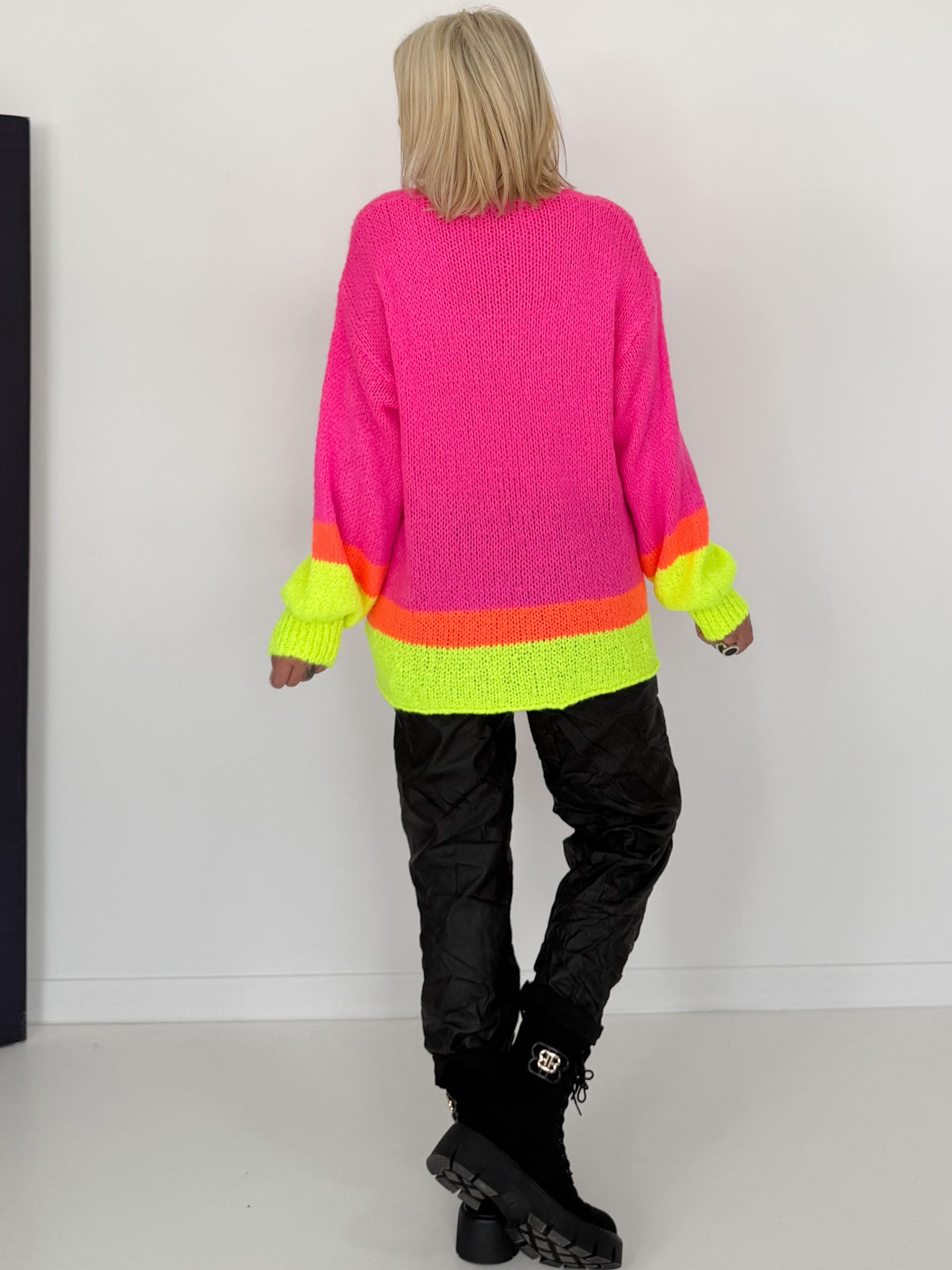 Pullover mit V-Ausschnitt - neonpink-mehrfarbig