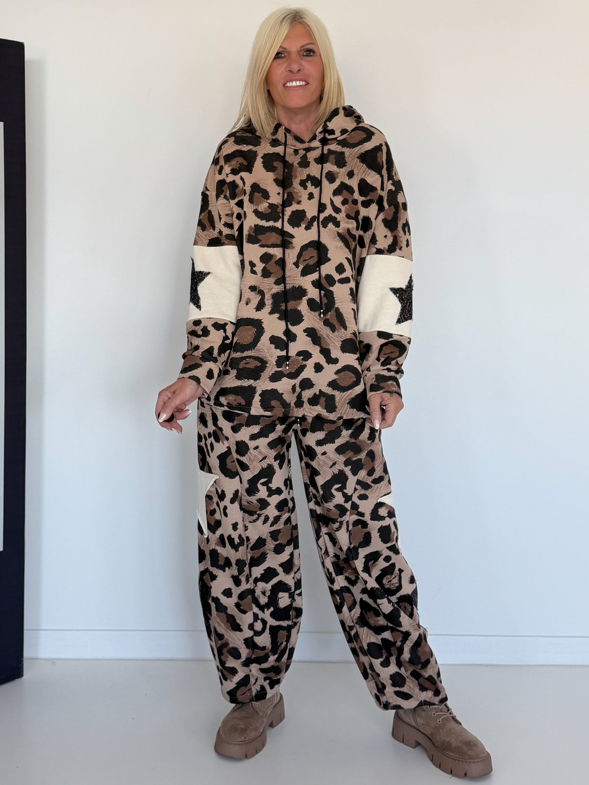 Zweiteiler mit Leo-Print und Stern-Patches - mehrfarbig