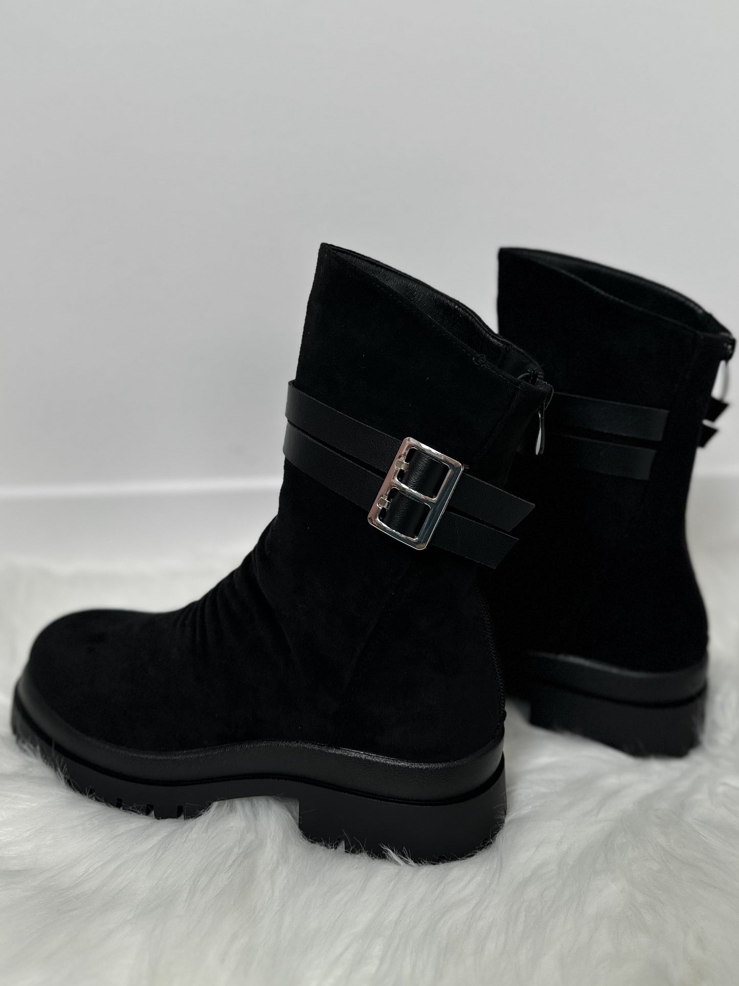 Bootie model "Buckle" - black