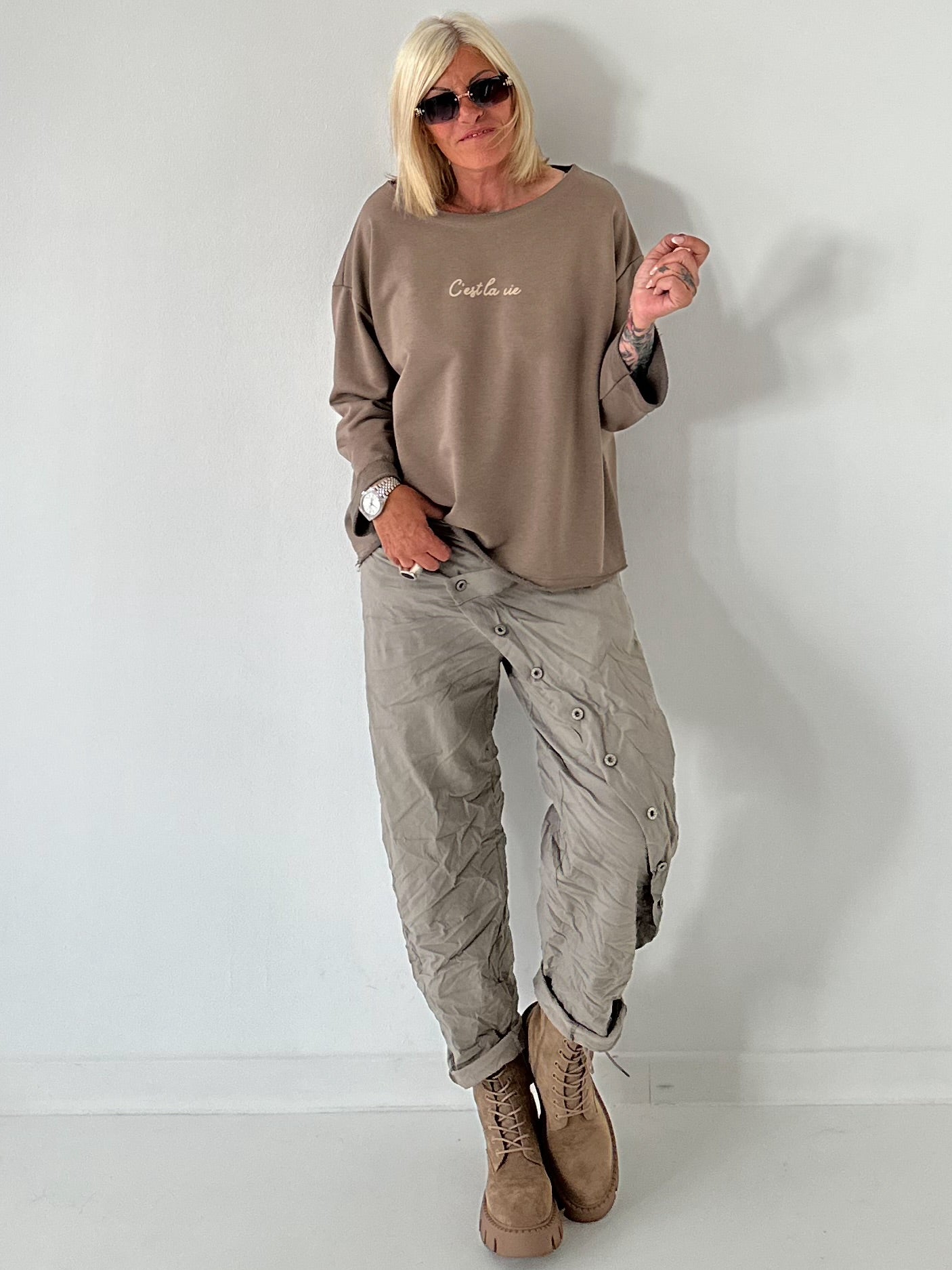 Sweater Cèst la vie - taupe