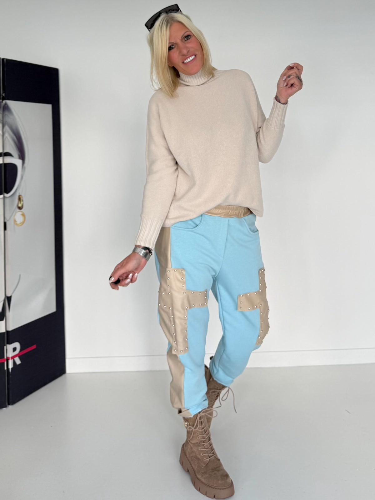 Sweathose im Materialmix - hellblau -beige