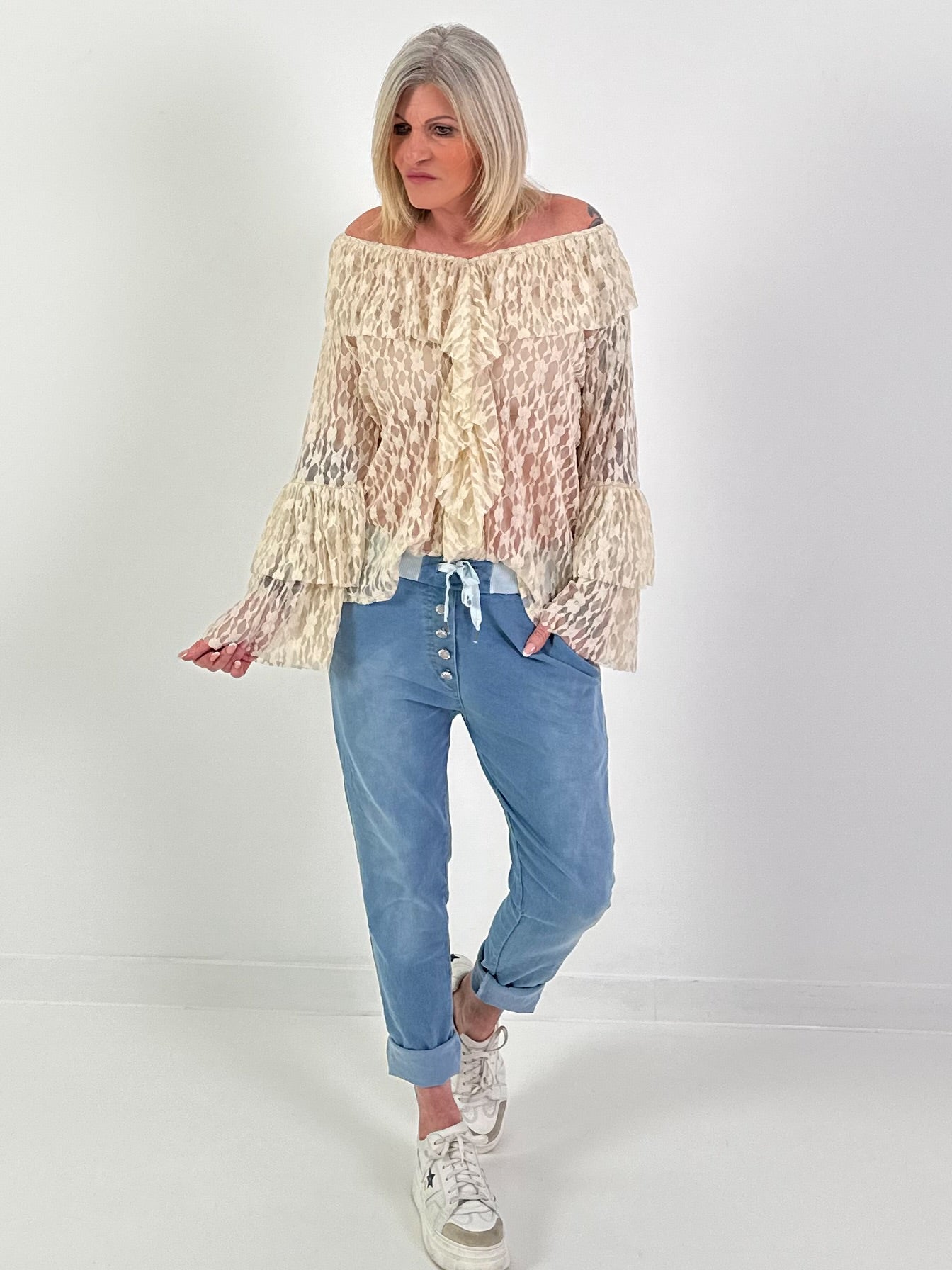 Lace tunic with ruffles - beige