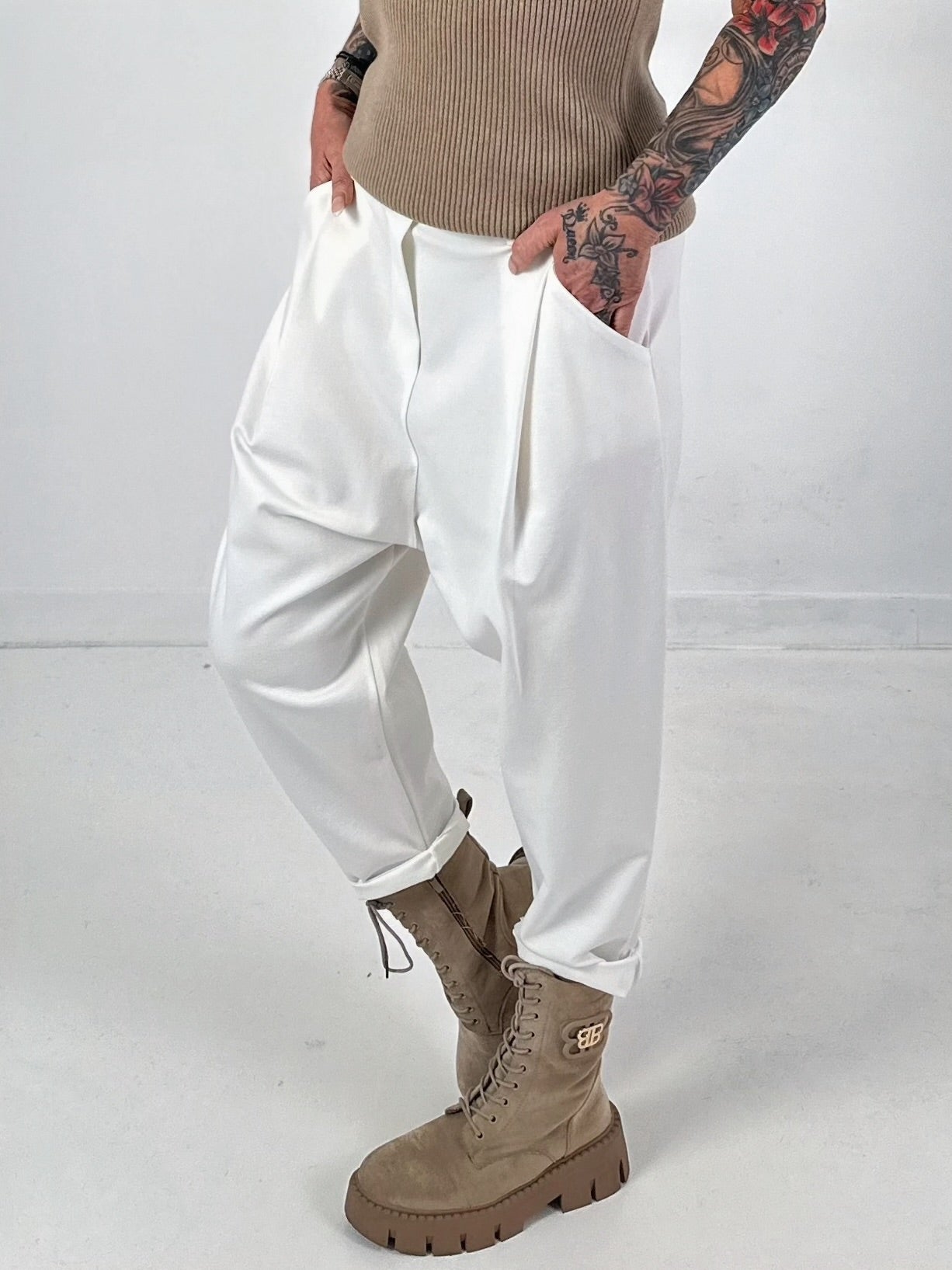 Baggy broek model "Effortless Ease" - wit