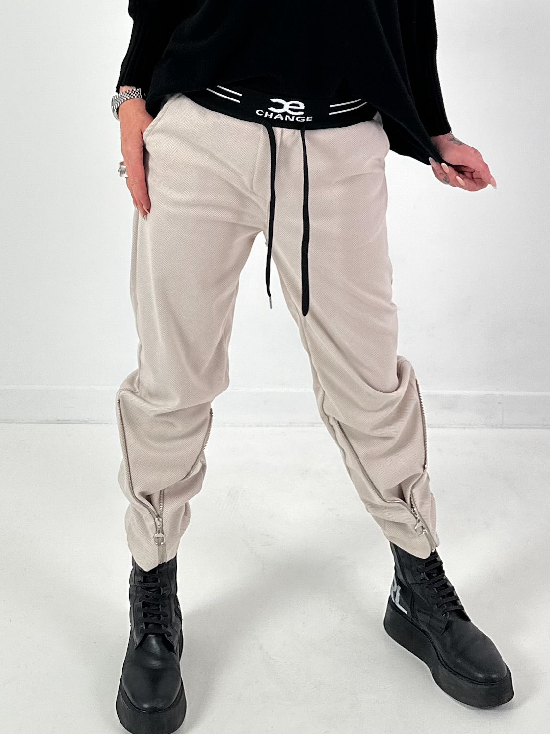 Pants model "Dynamic Move" - ​​beige