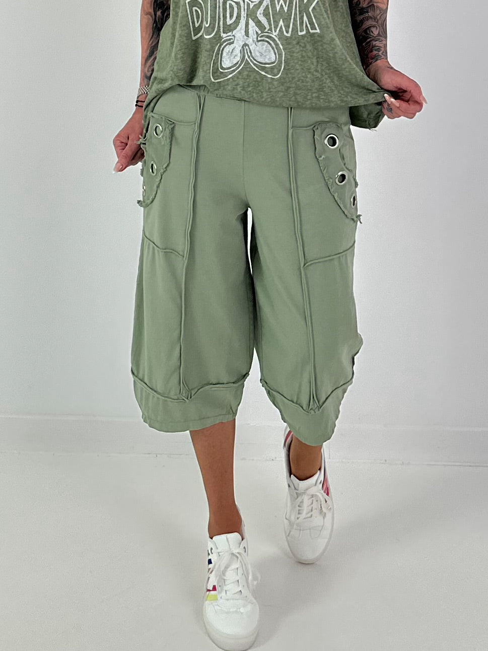 Lässige Sweathose mit Ösendetails - khaki