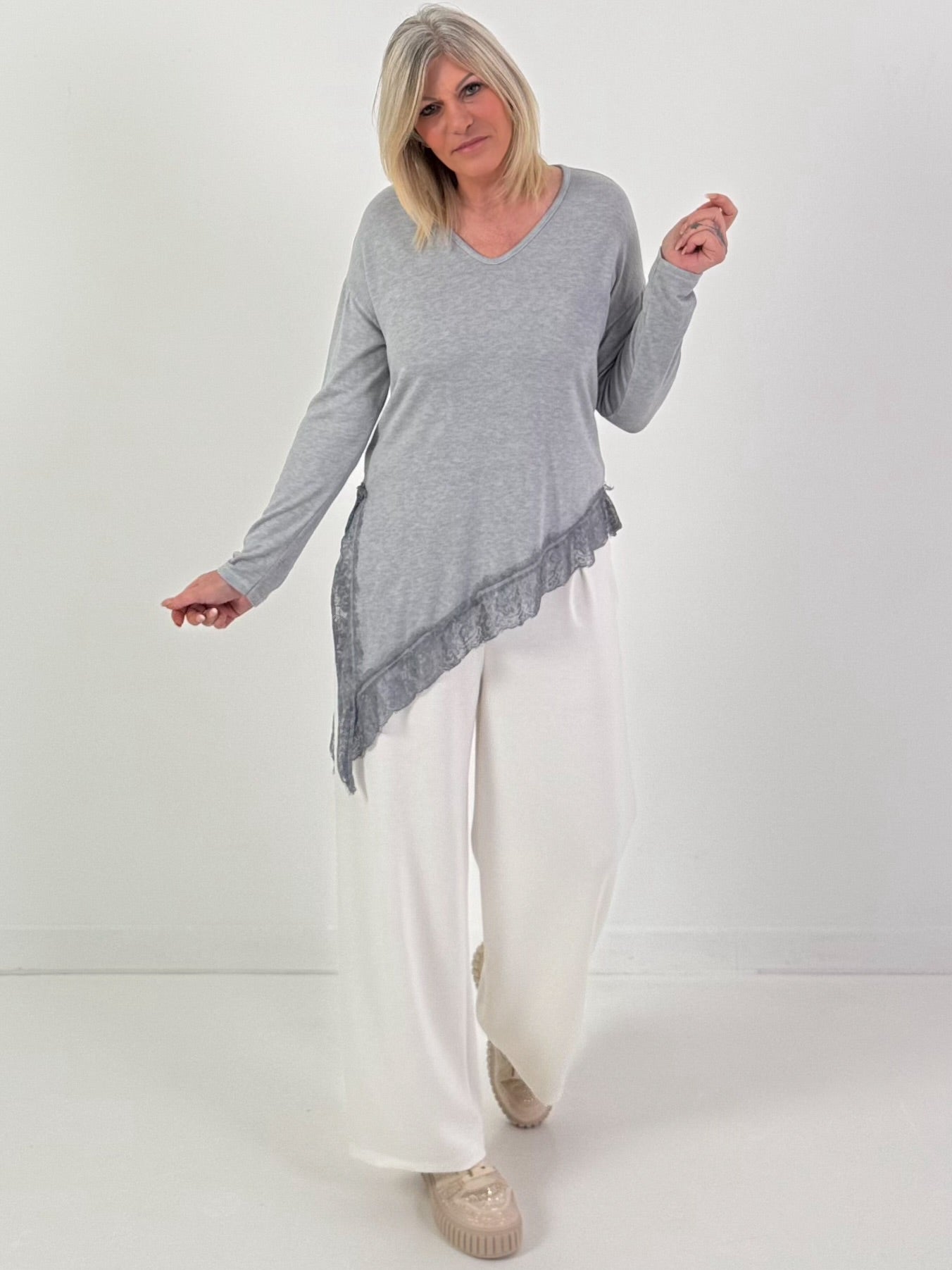 Feinstrick Pullover Modell "Velvet Ease" - grau