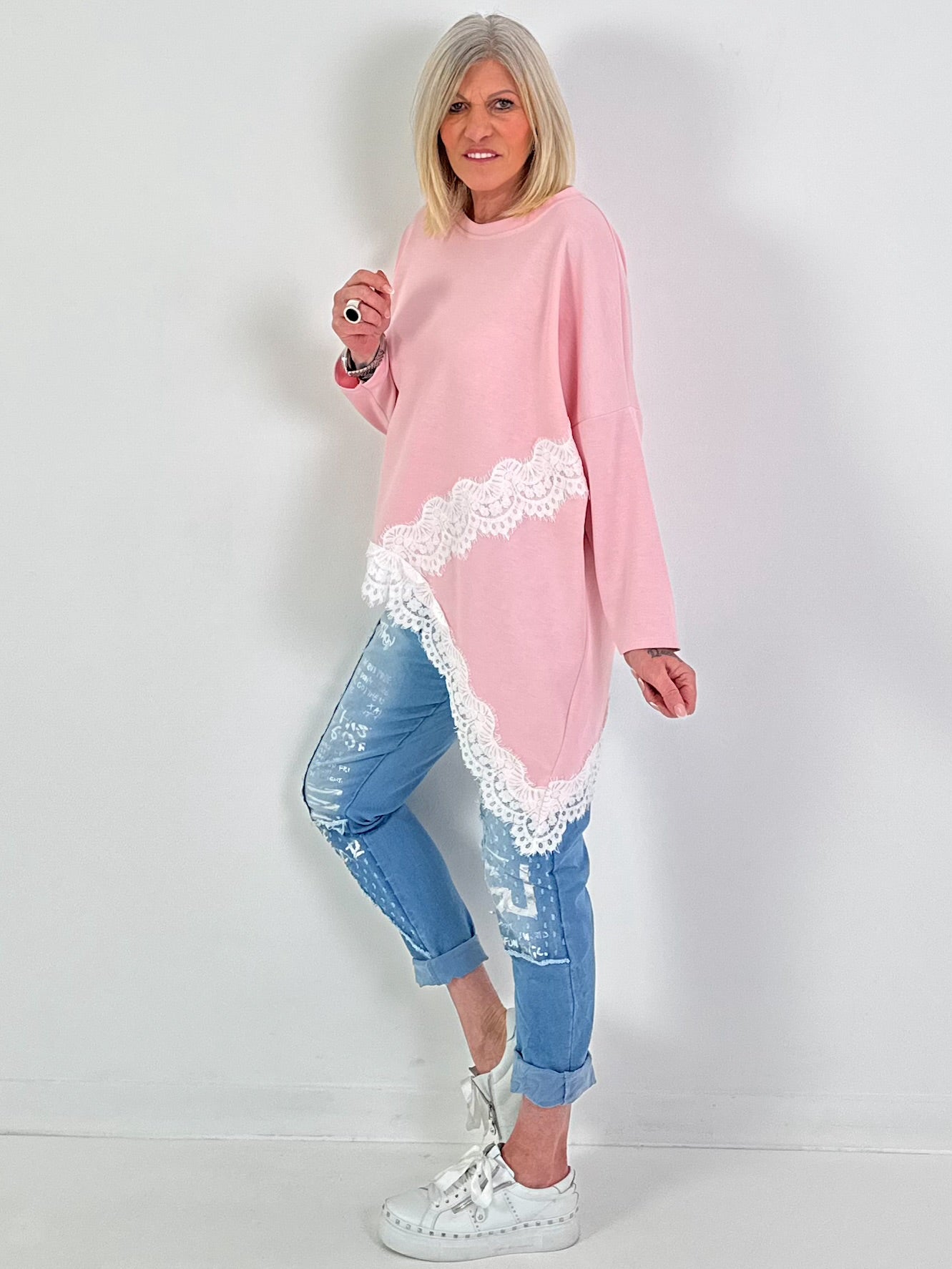 Trui met kanten details - roze