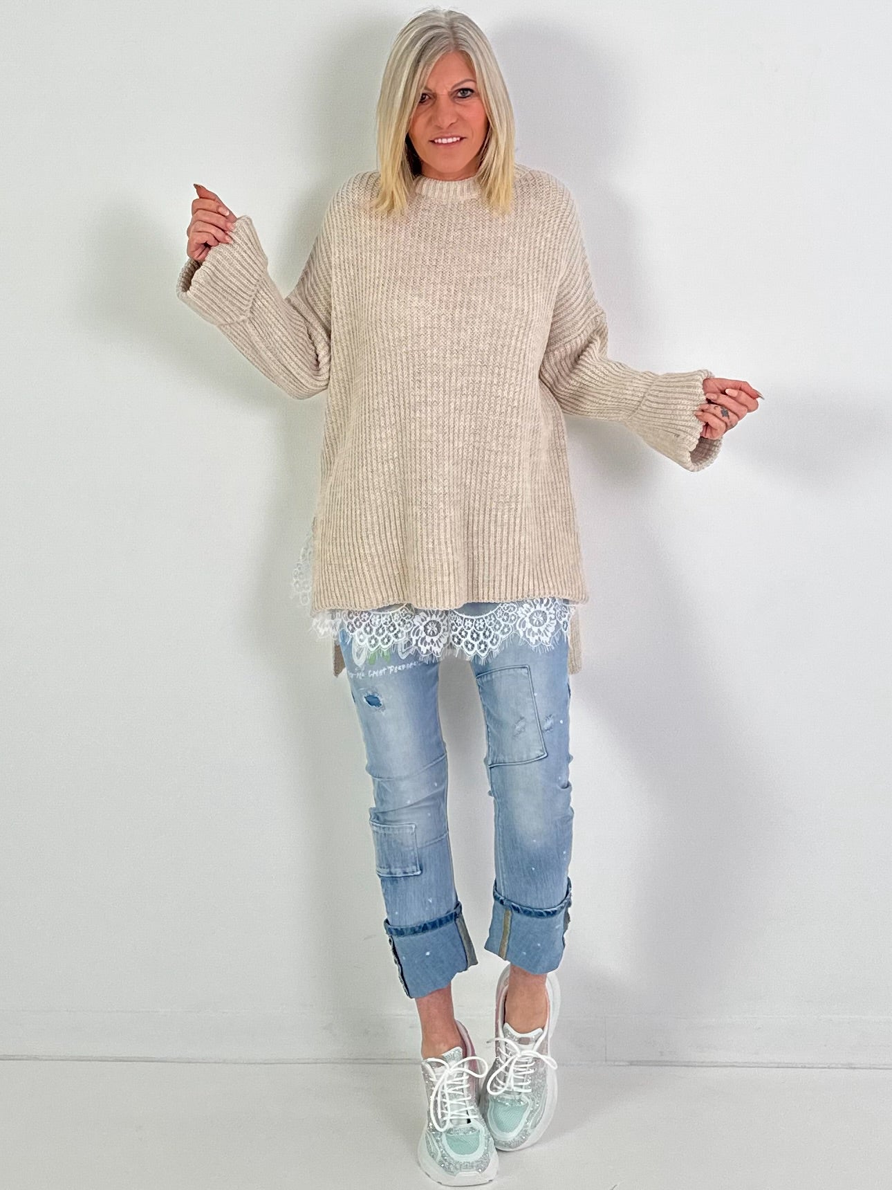 Trui model "Zijsplit" - beige