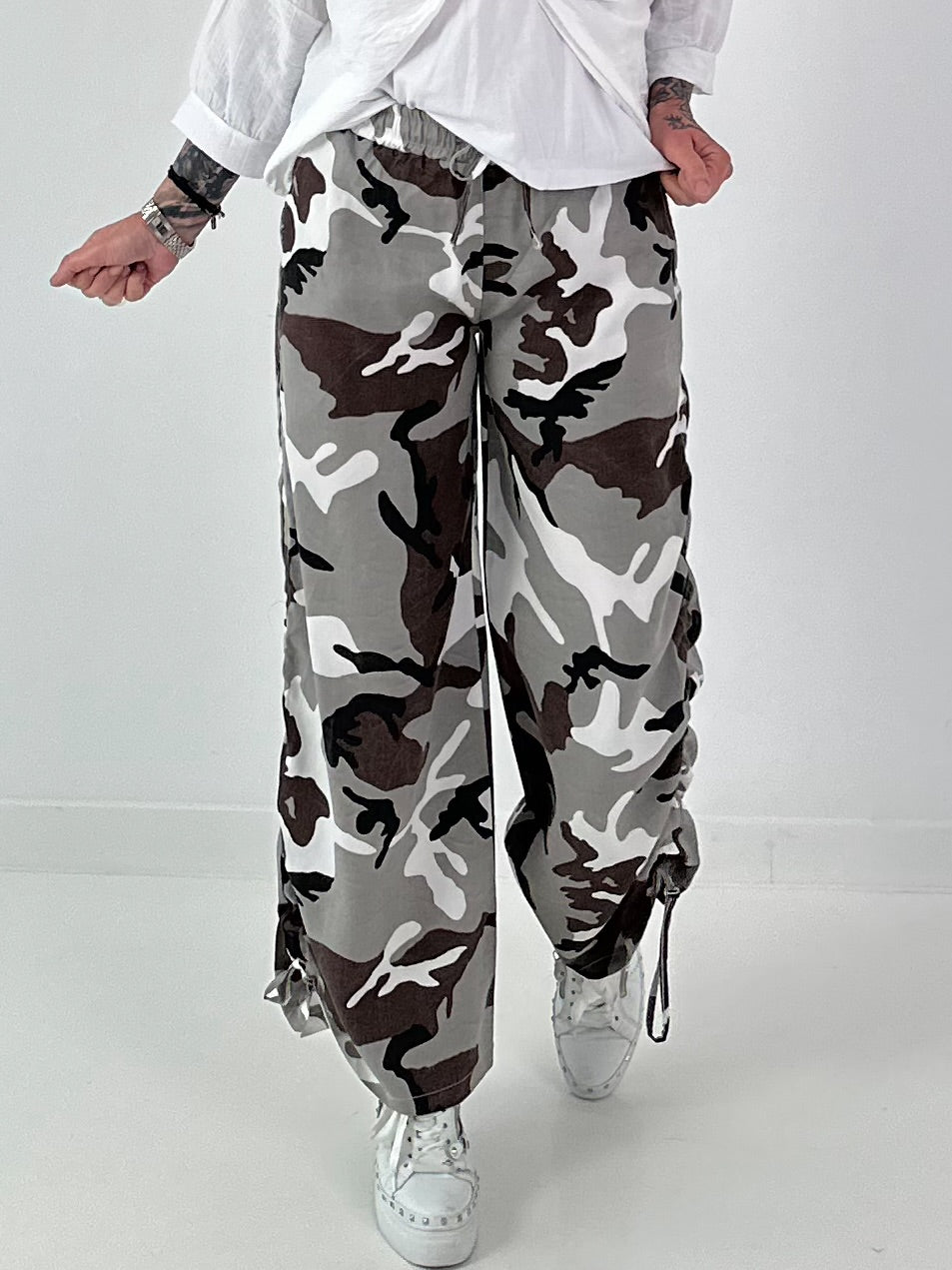 Balloon Linen Trousers with Fringe Details - taupe