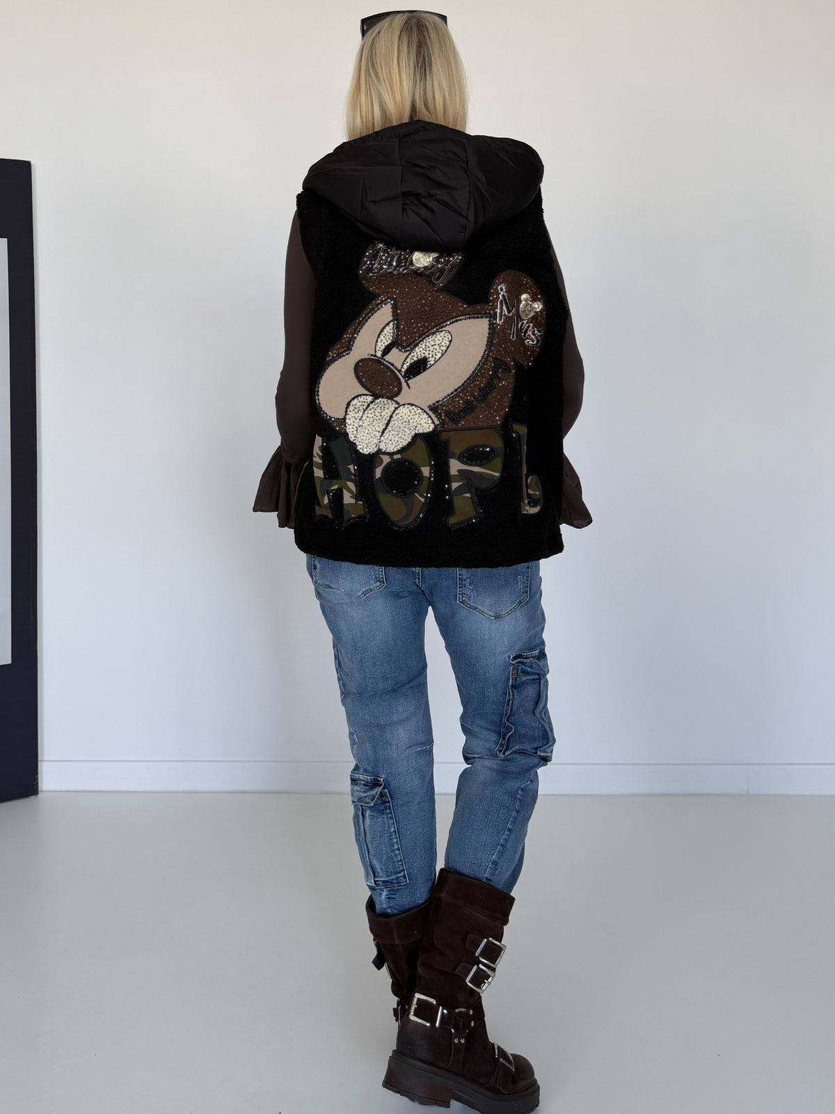 Weste in Teddy-Fur-Optik mit Kapuze - schwarz-mehrfarbig