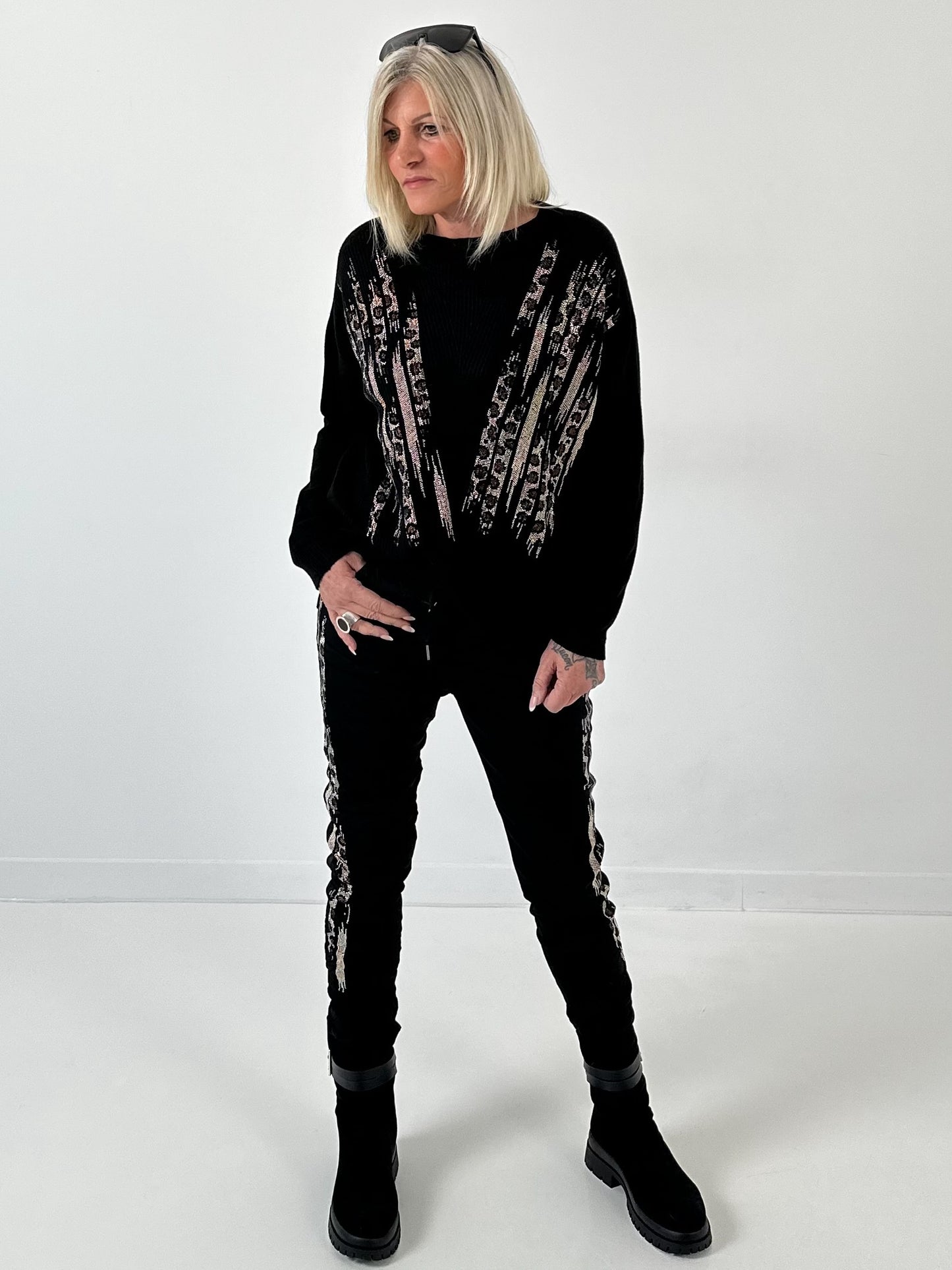 Sweater model "Wildstyle" - black