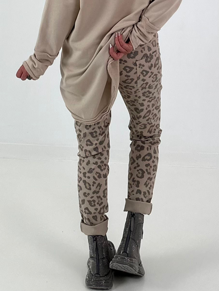 Hose mit elastischem Bund  - leo -beige ( lieferbar ab 15.07.26)