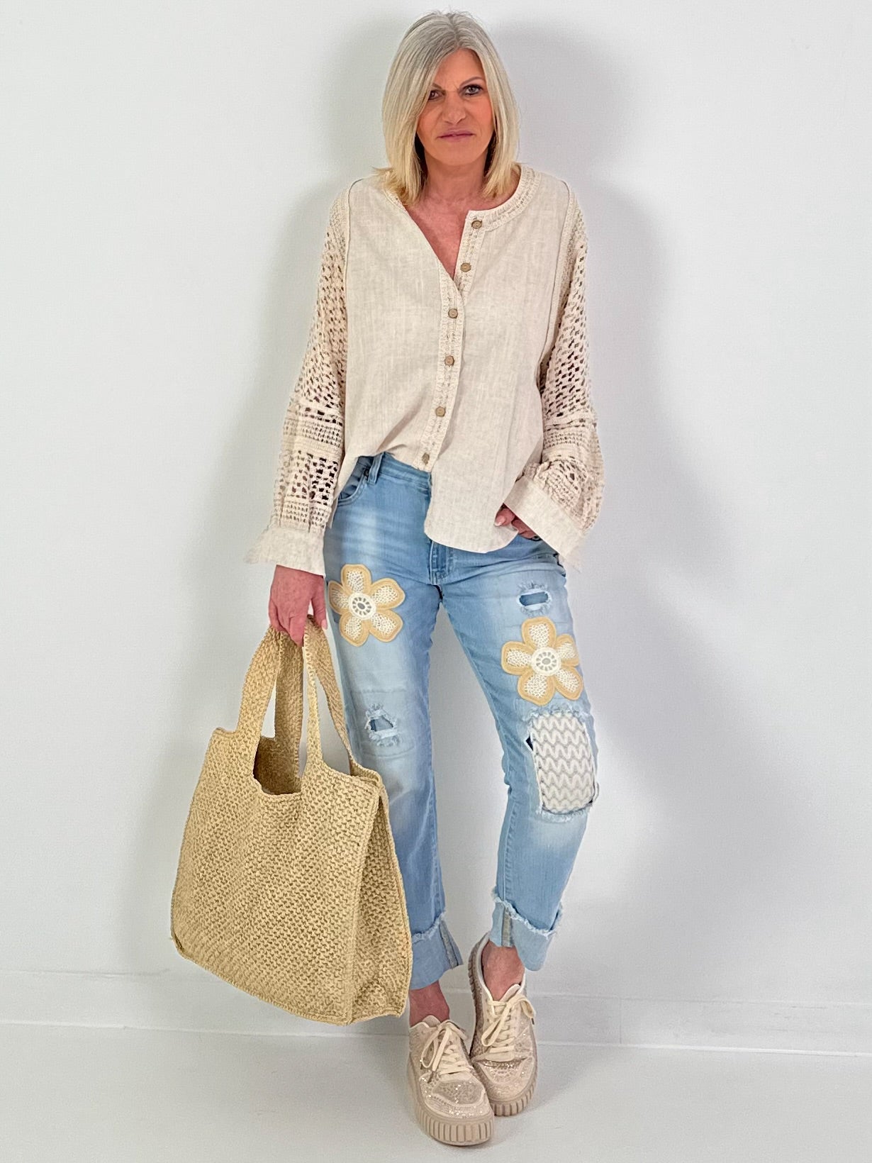 Bluse aus Leinen mit Häkeleinsätzen - beige