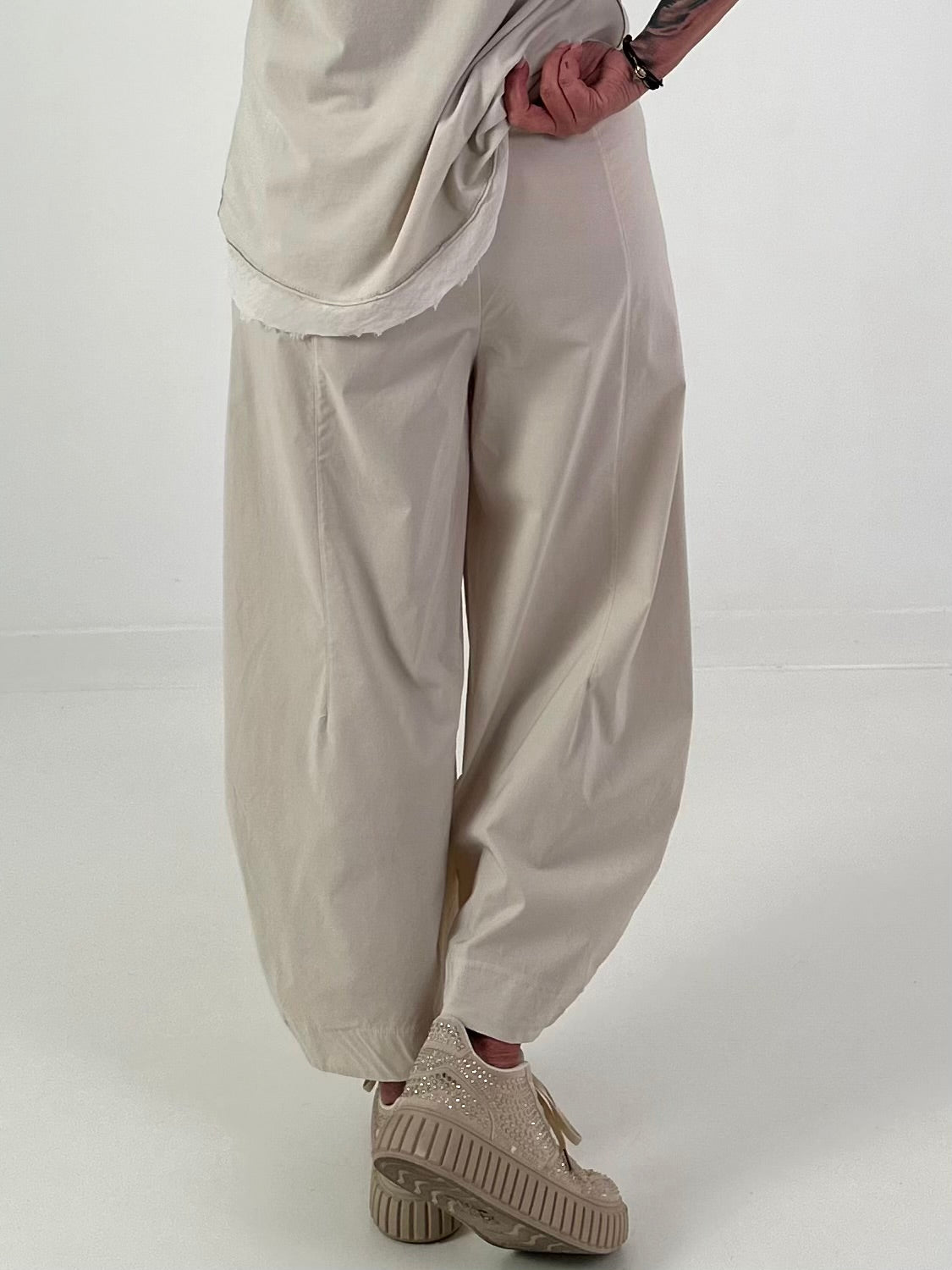 Ballon Hose mit langer Bundfalte - beige
