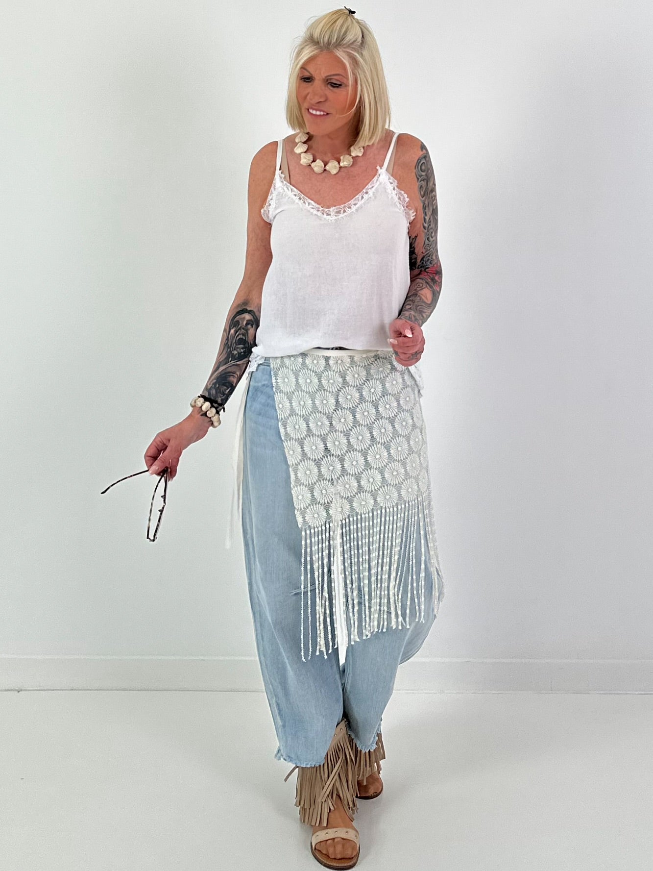 Top with lace and crochet details - white
