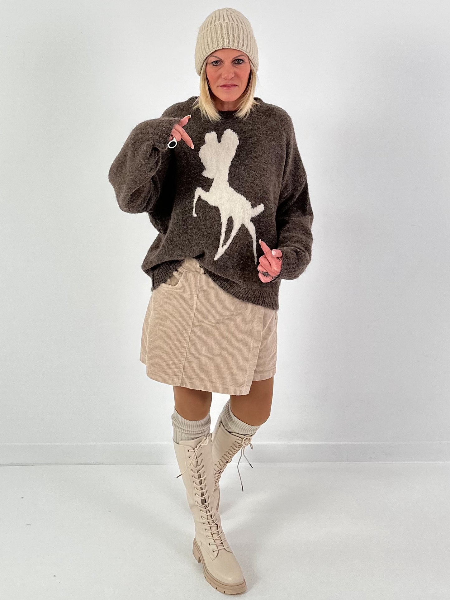 Sweater model "Nala" - taupe-beige