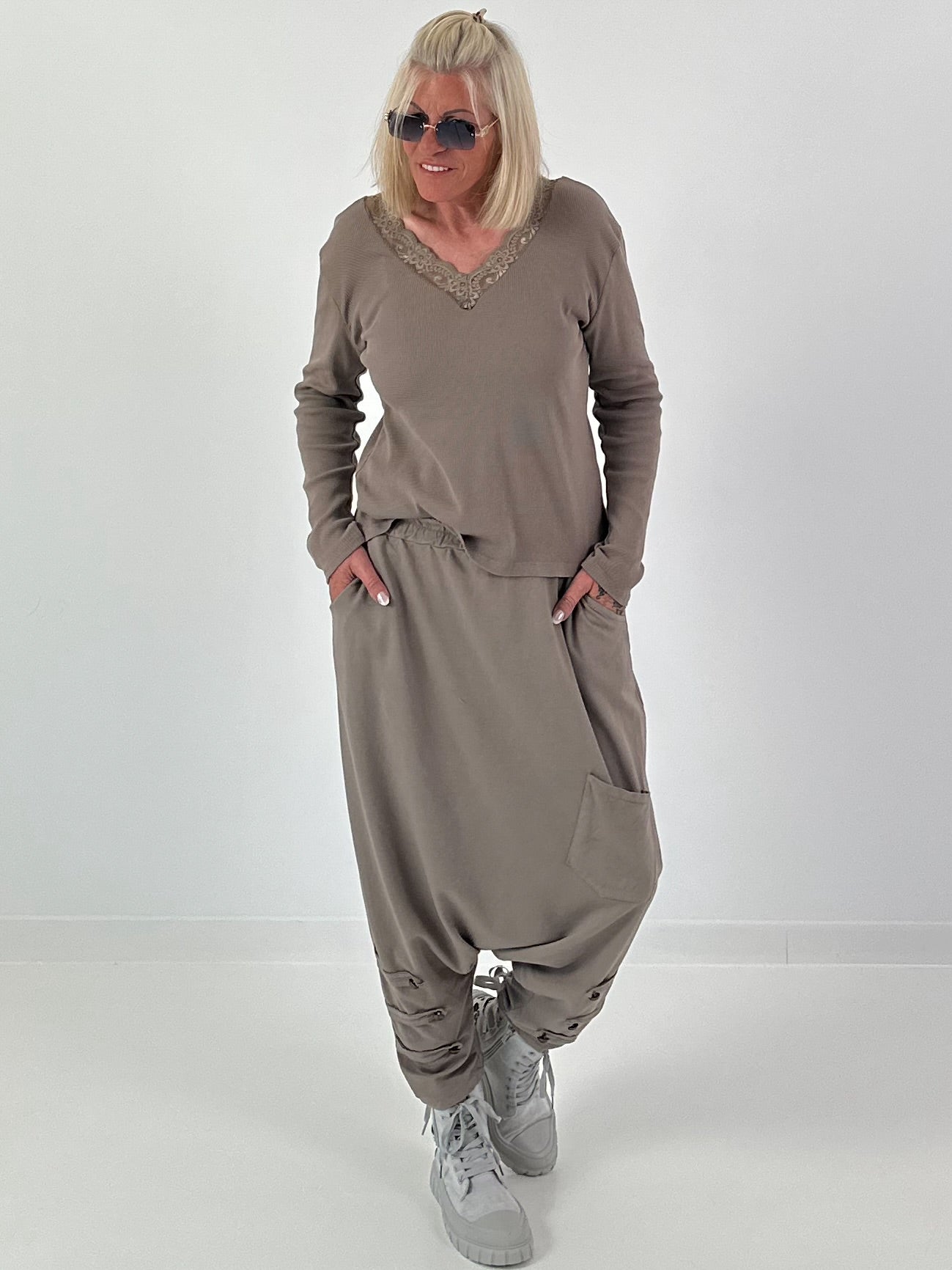 Ribbed V-Neck Shirt with Lace Details - Taupe