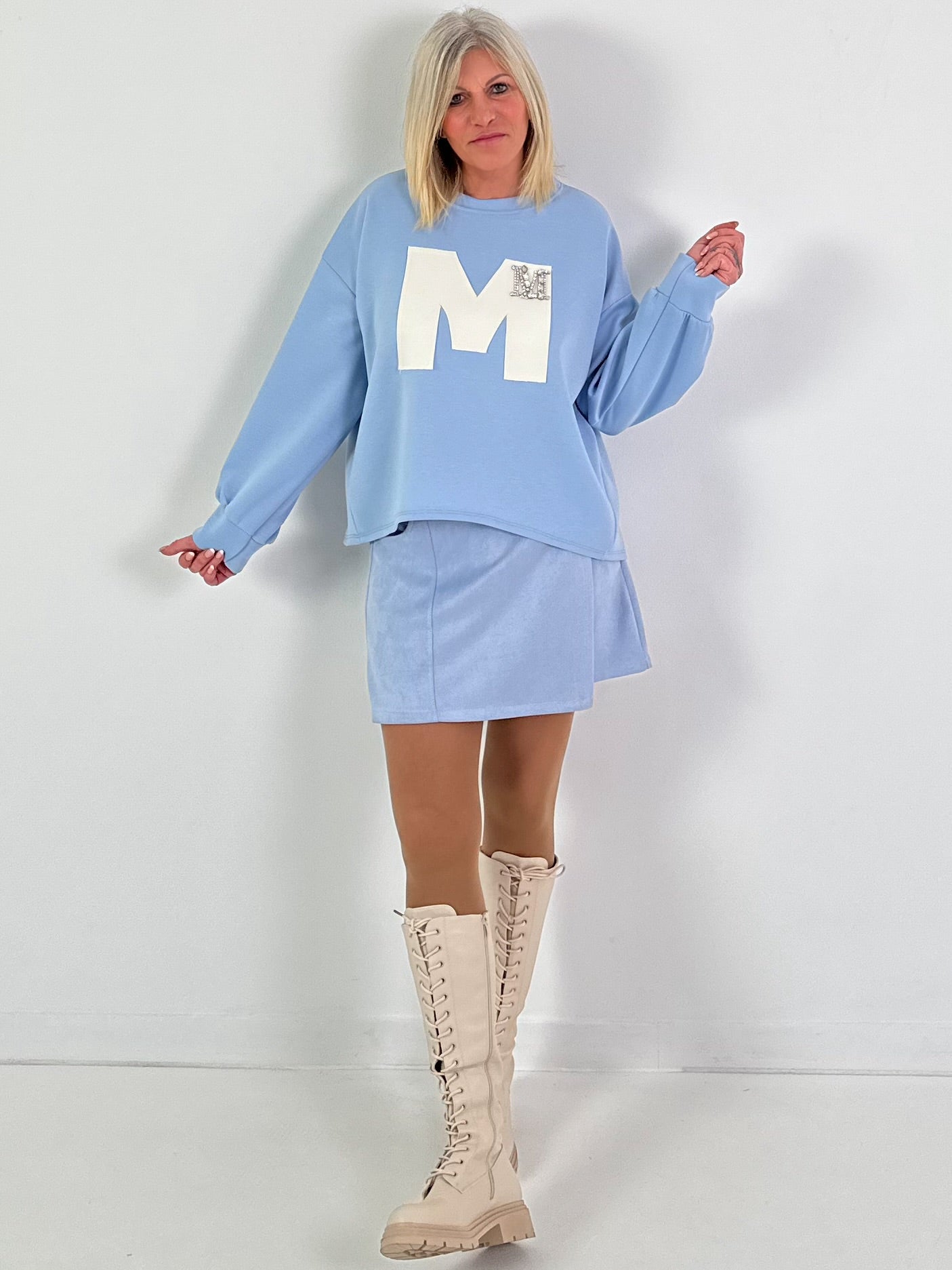 Sweatshirt model "Edition M" - light blue