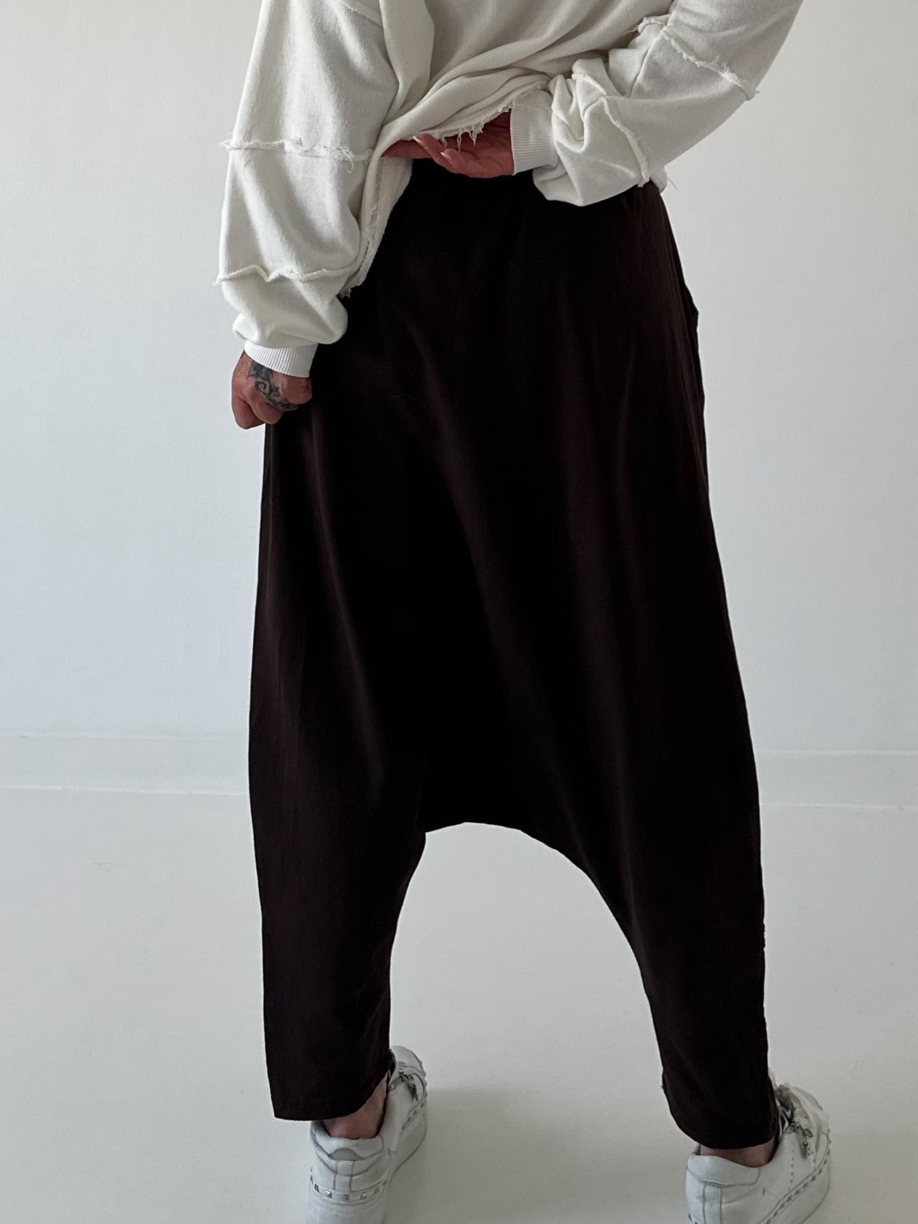 Haremhose mit Knopfdetails - mokka
