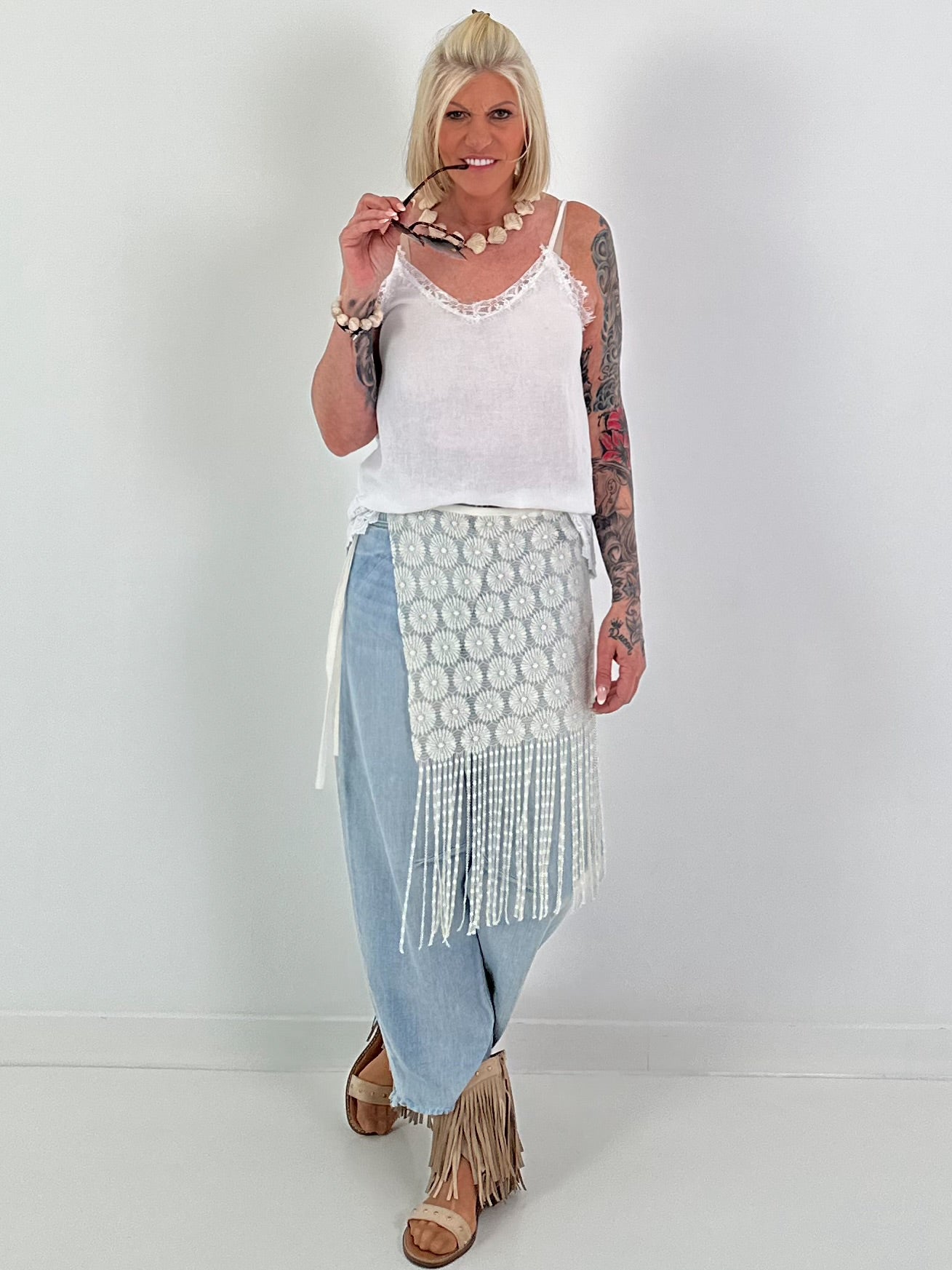 Top with lace and crochet details - white