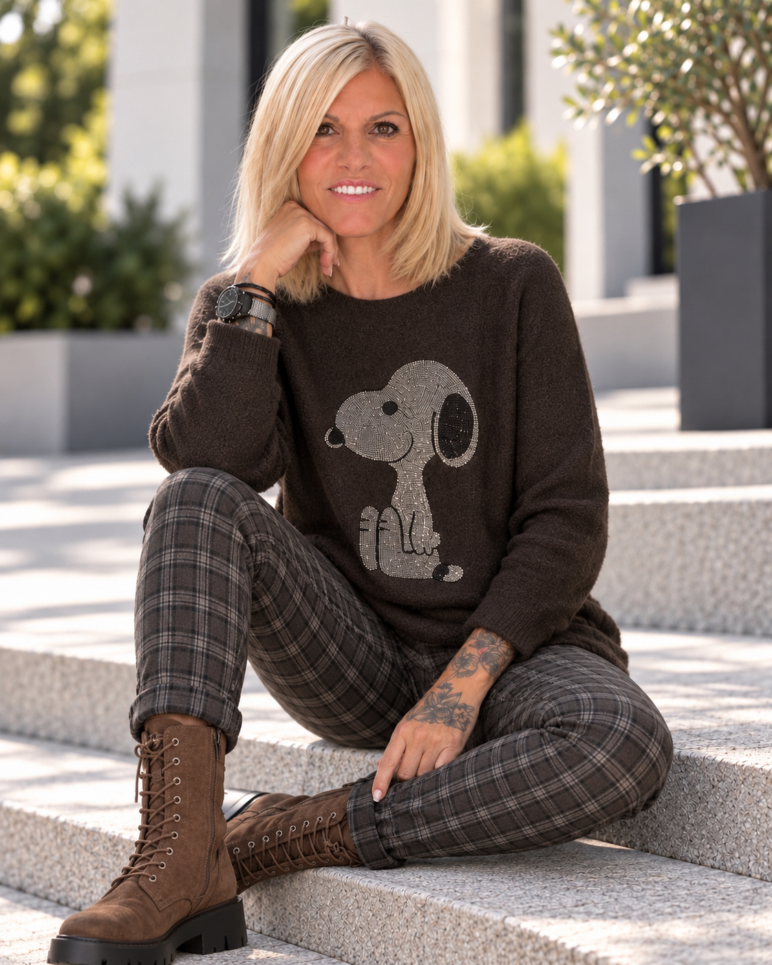 Pullover mit Strass-Cartoon-Motiv - mokka