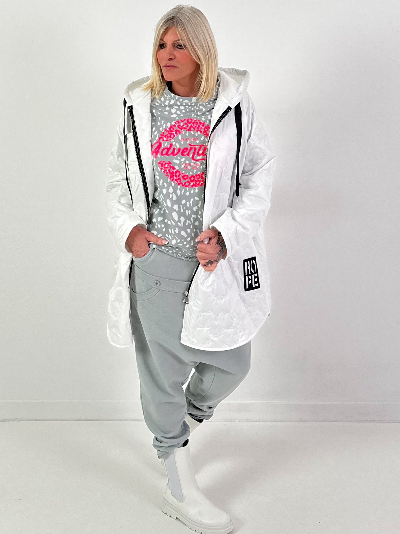 Oversized Sweatshirt Modell "Breave Adventure" - grau