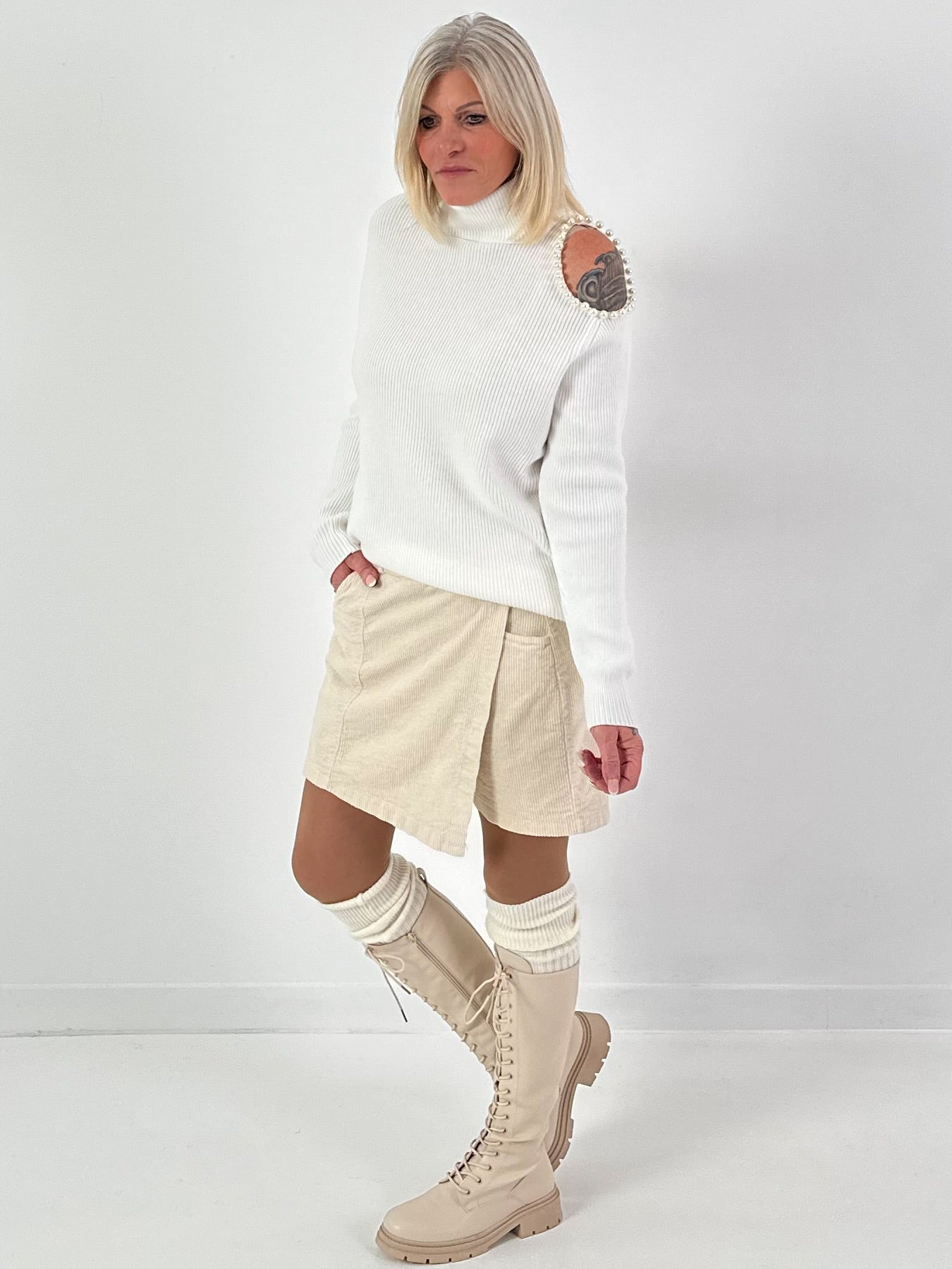 Open schouder trui model "Pearl Edge" - wit