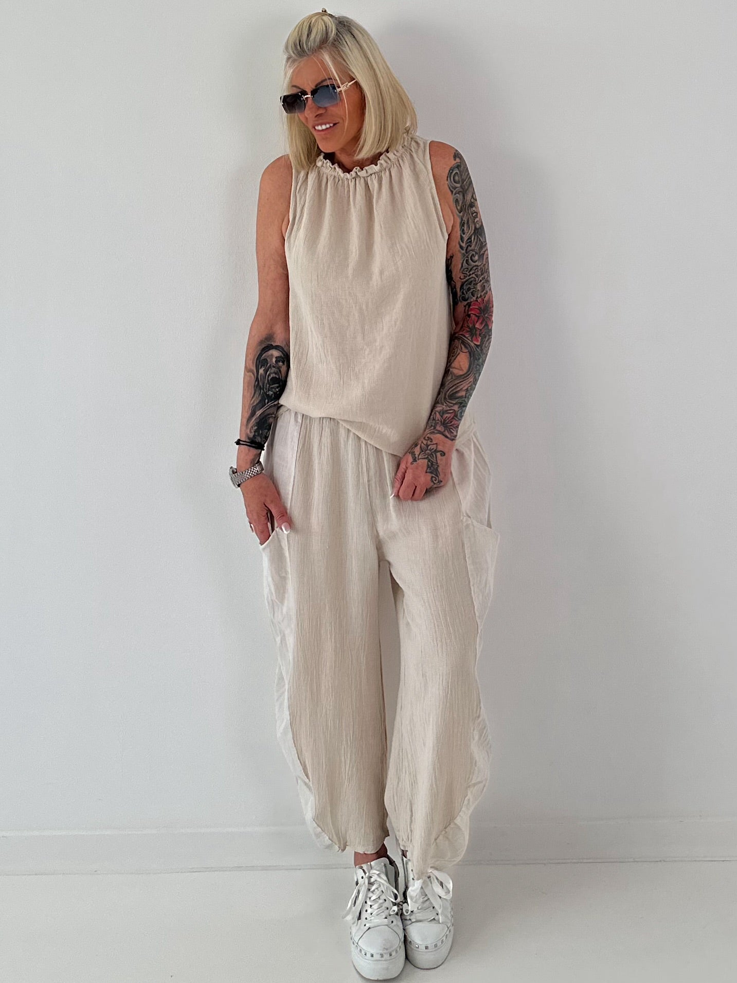 Grobes Baumwoll Top mit Rüschenkragen - beige