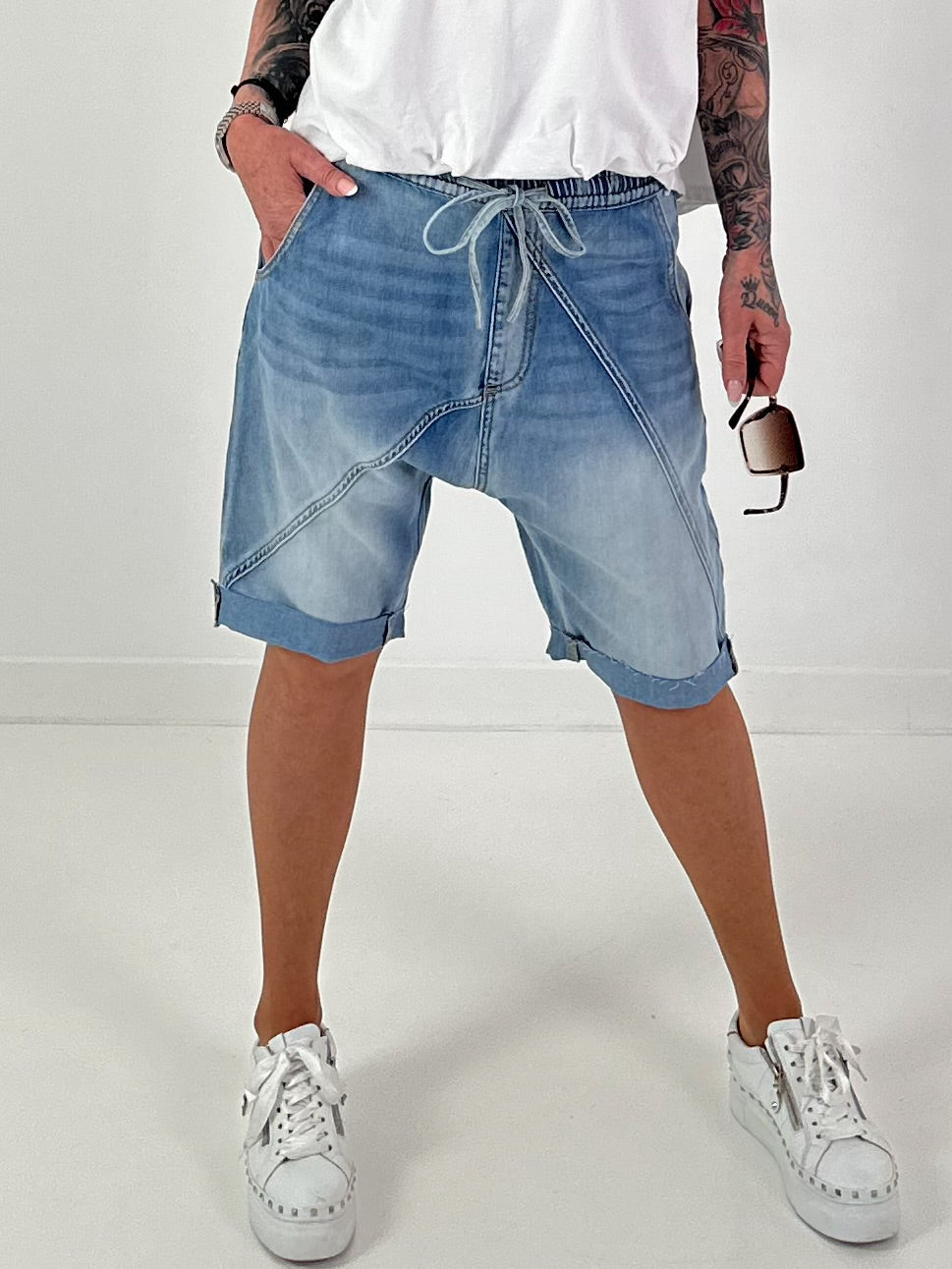 Short denim baggy shorts