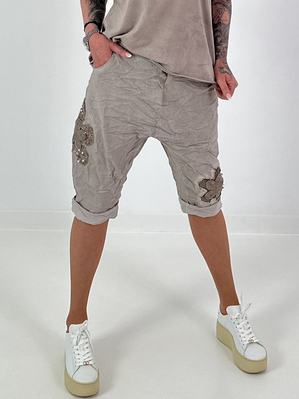 Short Baggy with Crochet Flowers and Sequins - Taupe