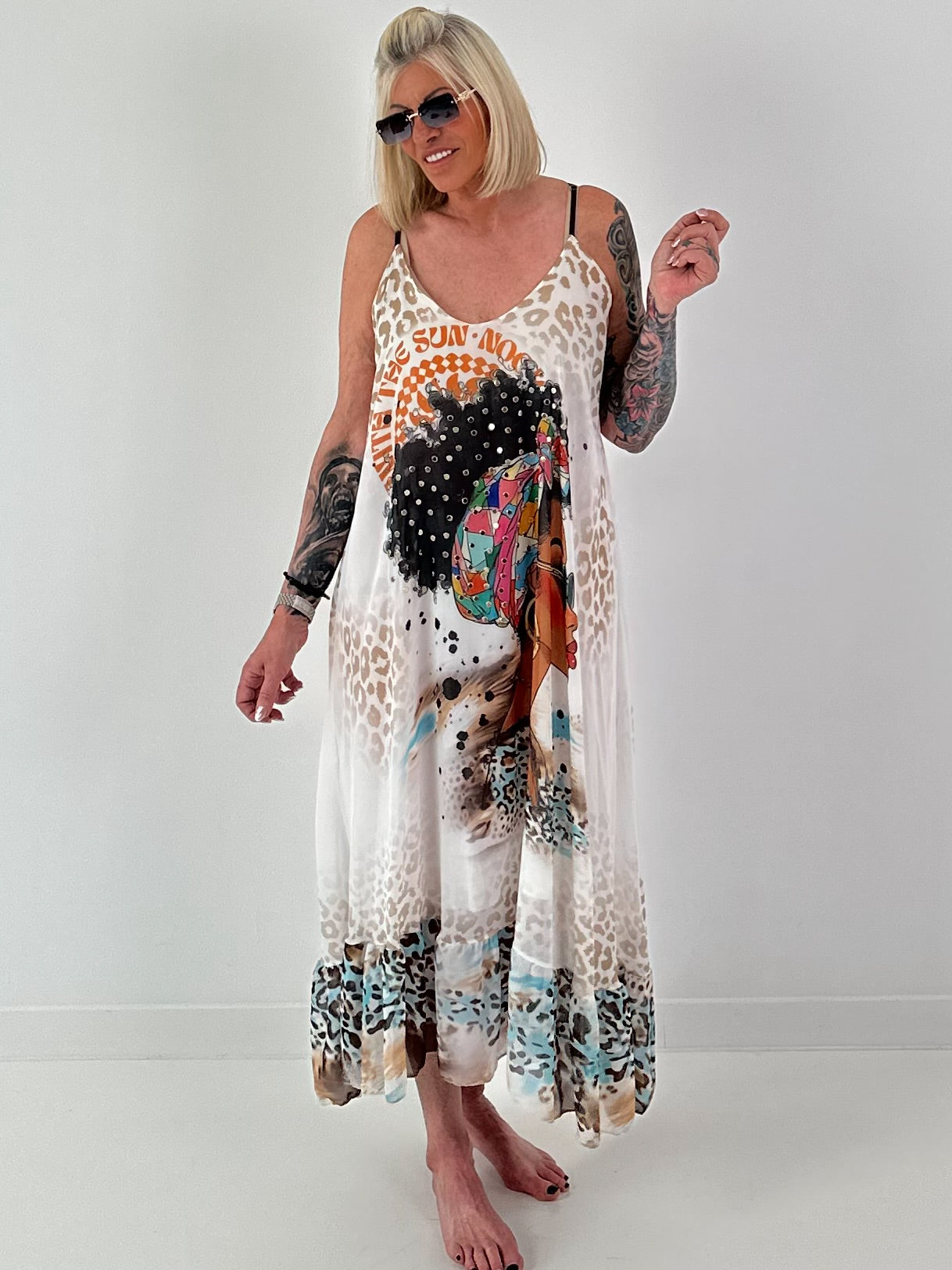 Luftiges Kleid mit verstellbaren Trägern - weiss-leo-mehrfarbig