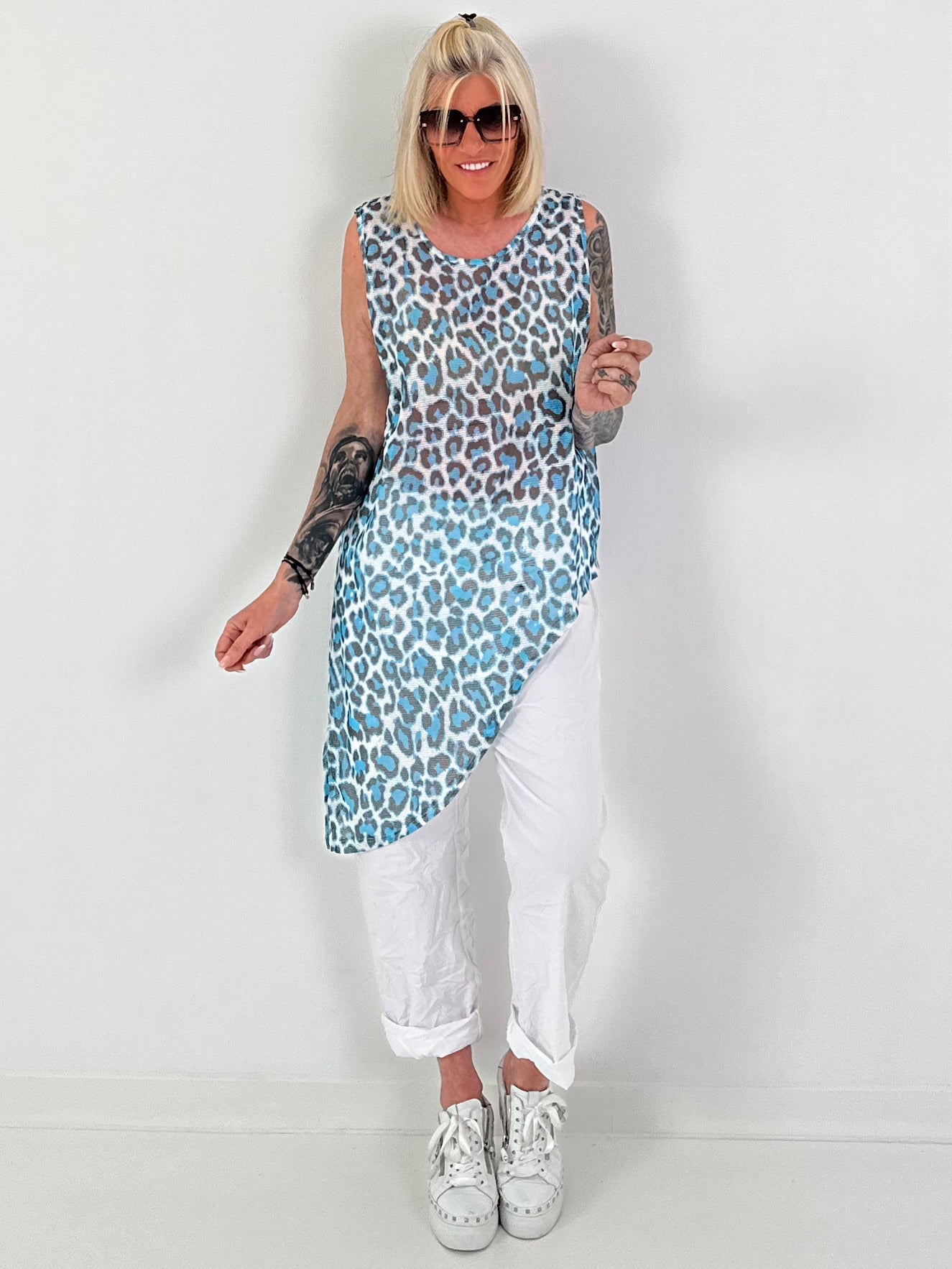 Leo asymmetrical mesh top - light blue