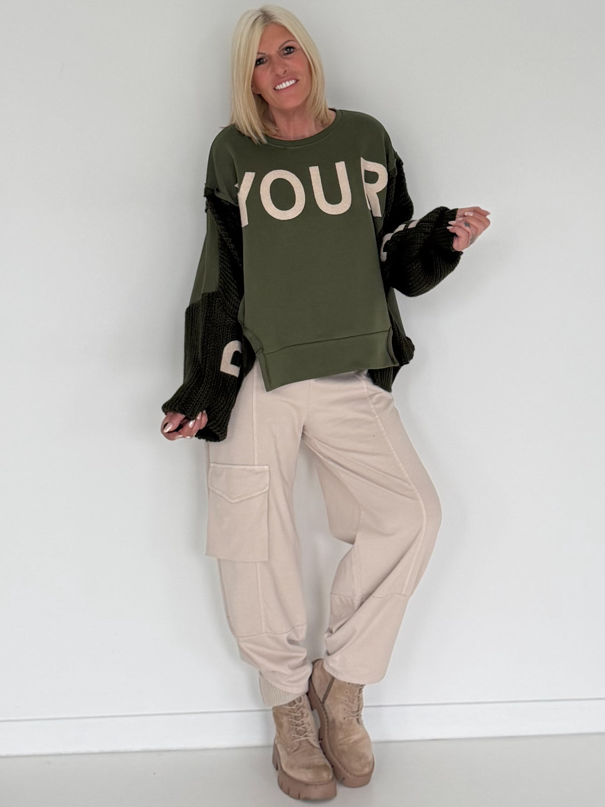 Sweater mit Strickeinsätzen - oliv