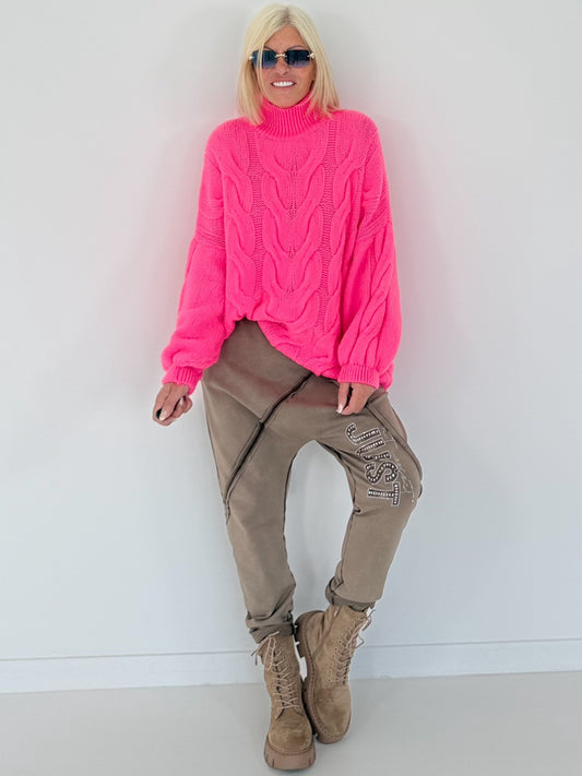 Kuschliger Strickpullover mit Zopfmuster - neonpink