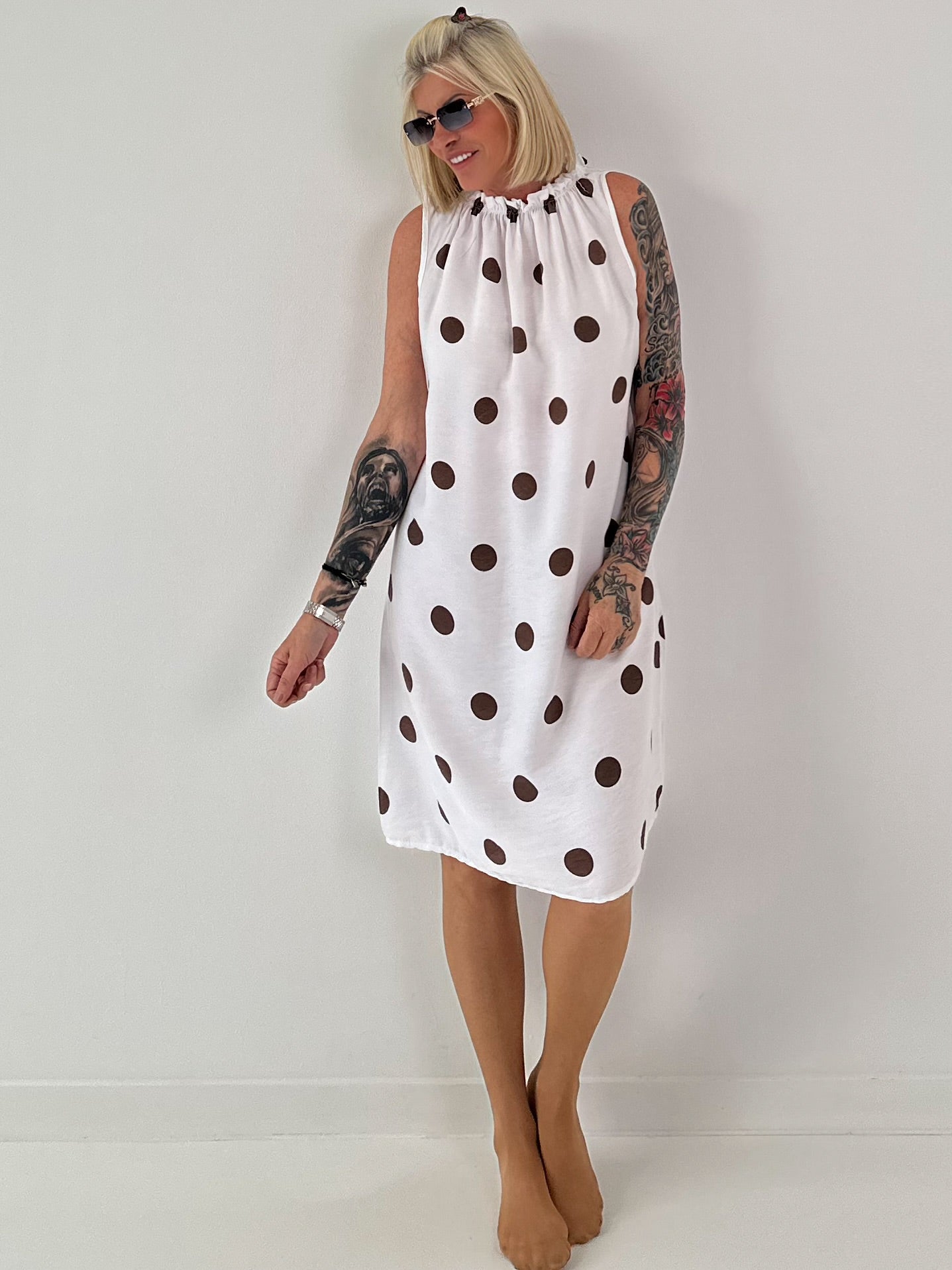 Tupfen Kleid mit Rüschenkragen - weiss