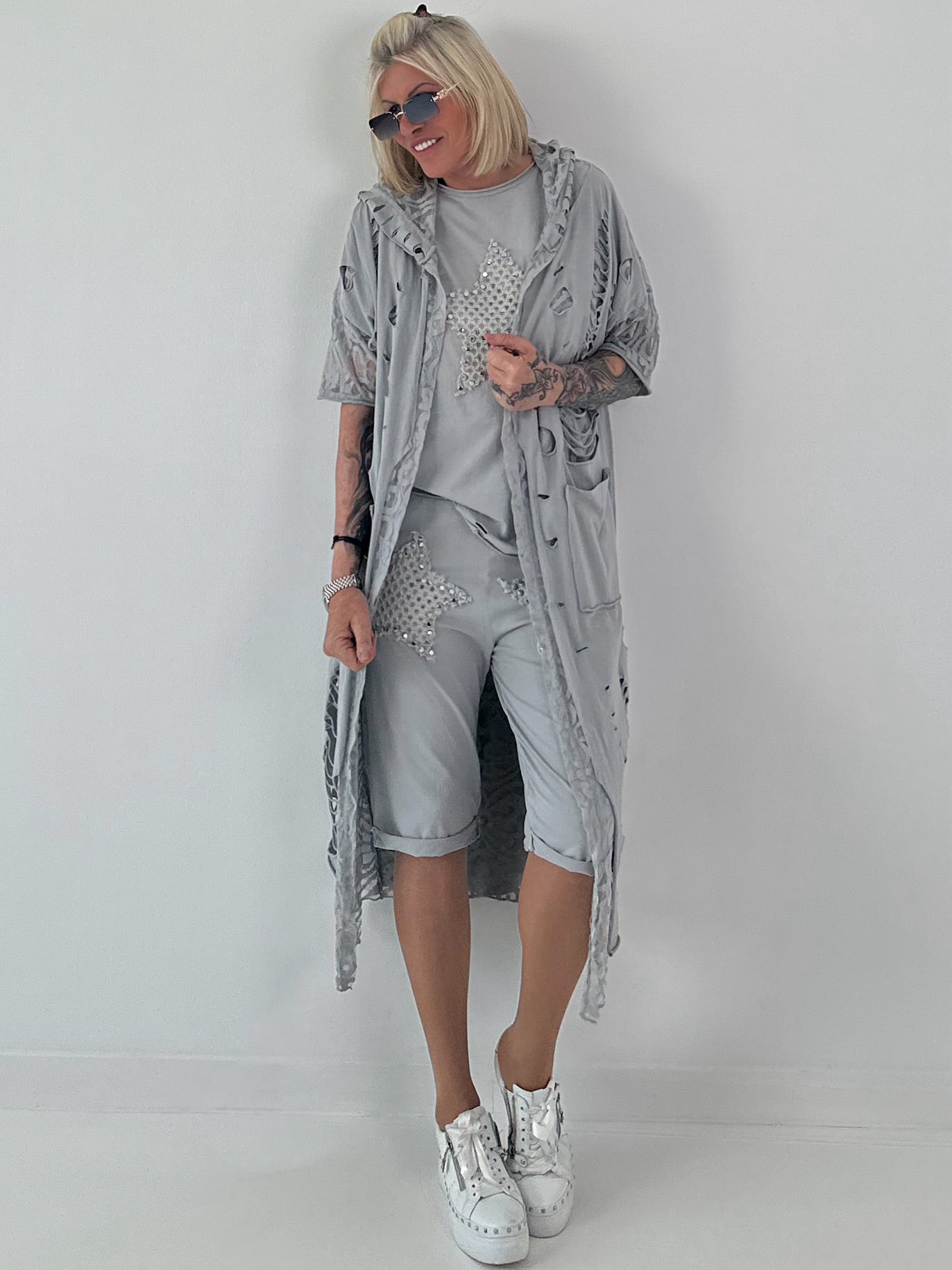 Sweatshort Leo met studs - zwart-wit