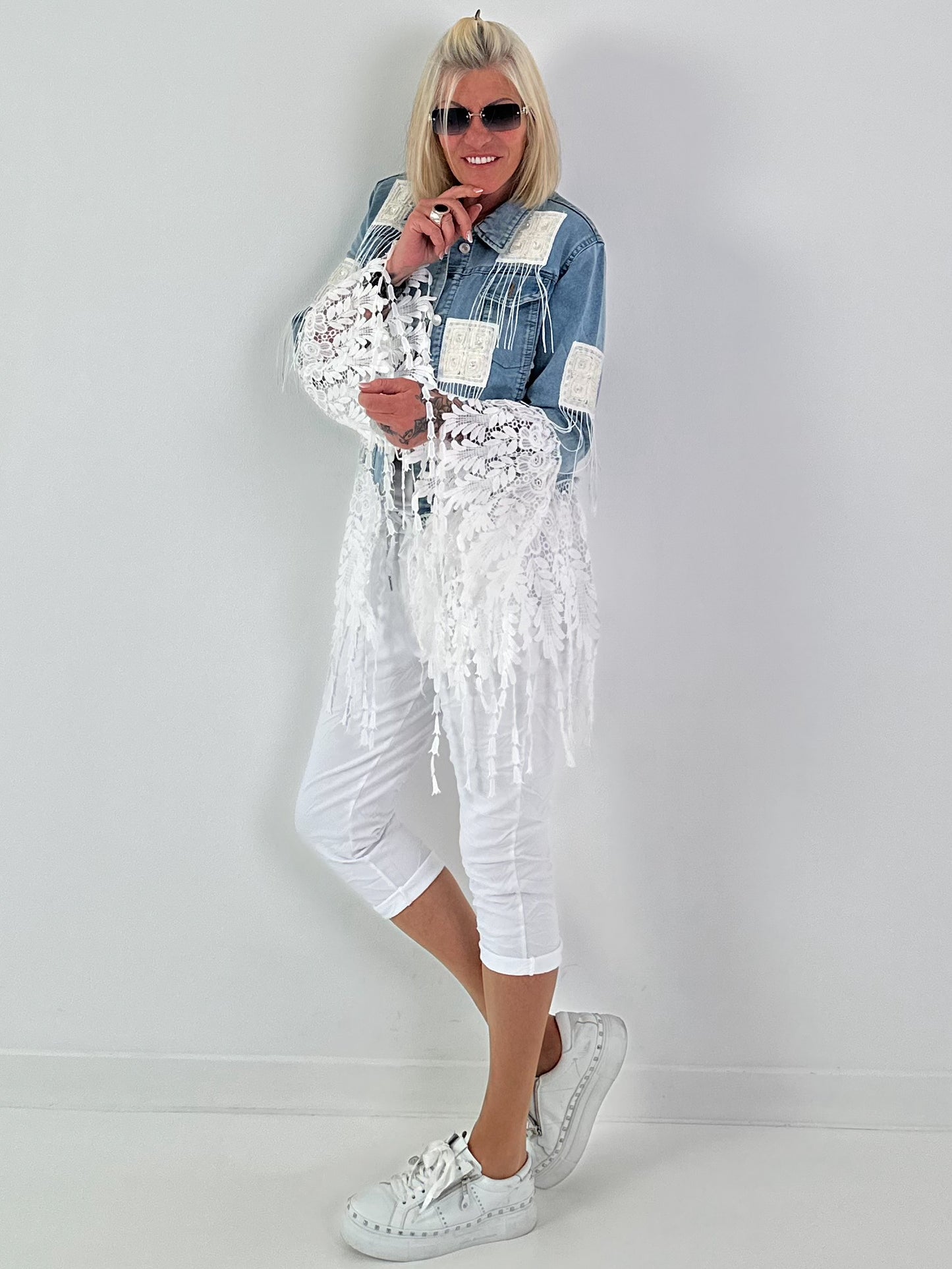 Boho Jeansjacke mit aufwendigen  Details - hellblau-weiss