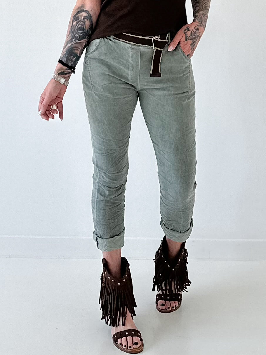 Hose stone washed mit Gürtel - khaki