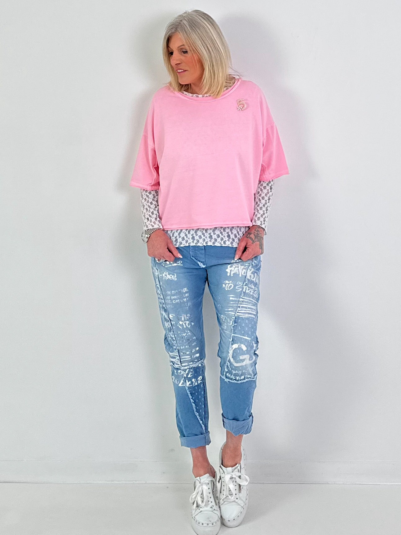 Shirt mit Brosche - rosa